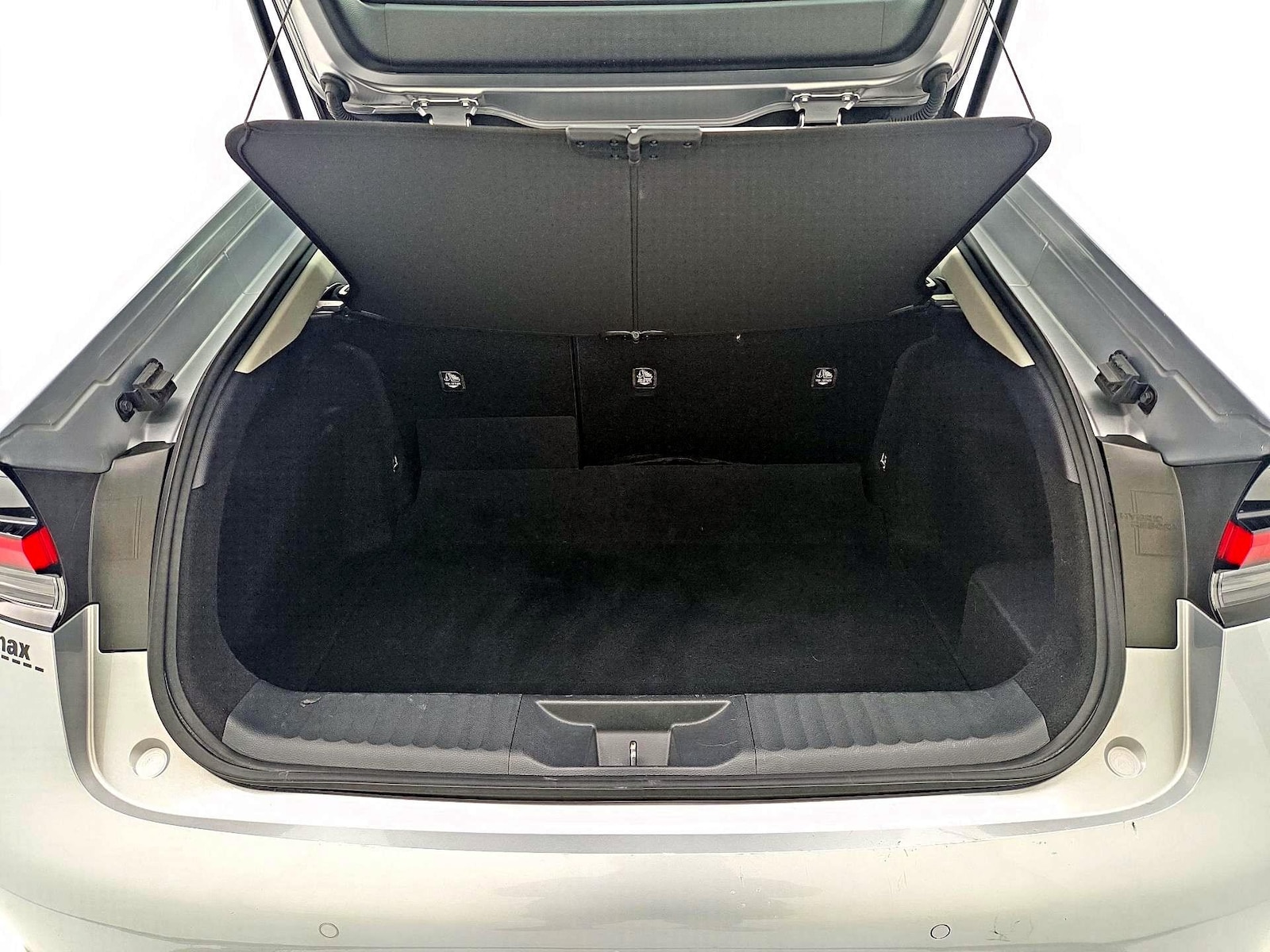 2025 Toyota Prius LE - Photo 21