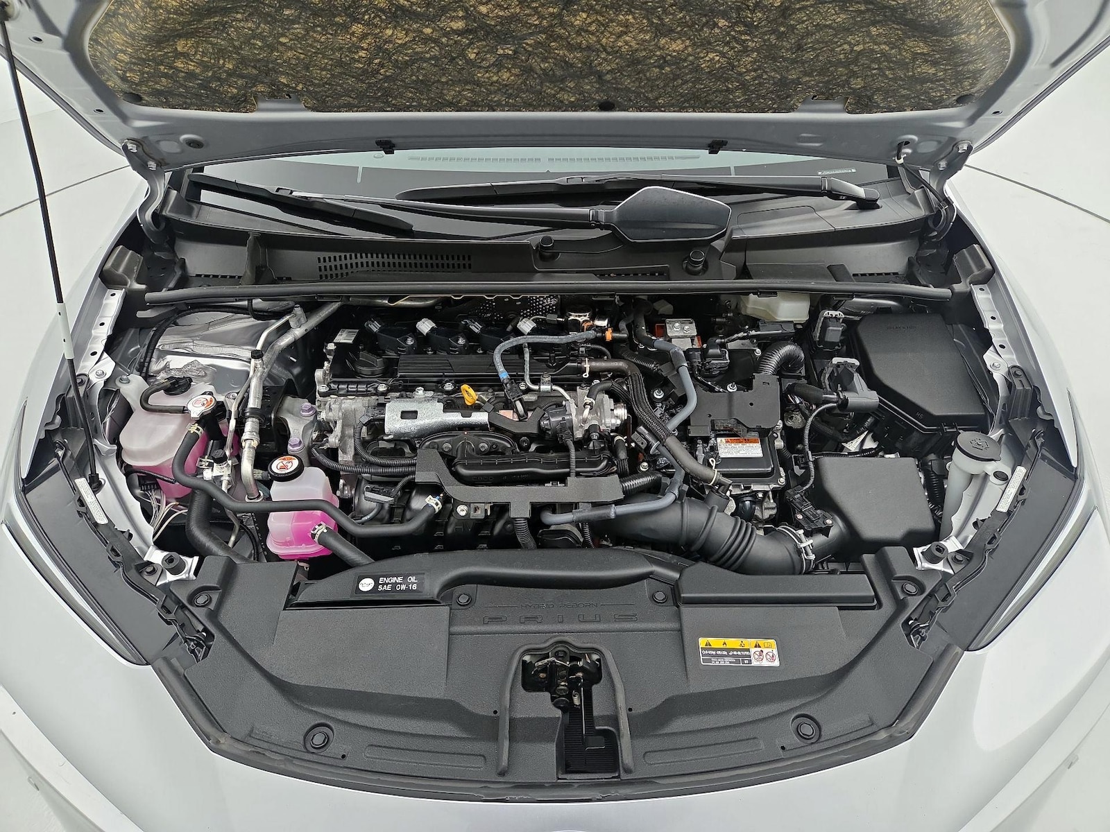 2025 Toyota Prius LE - Photo 22