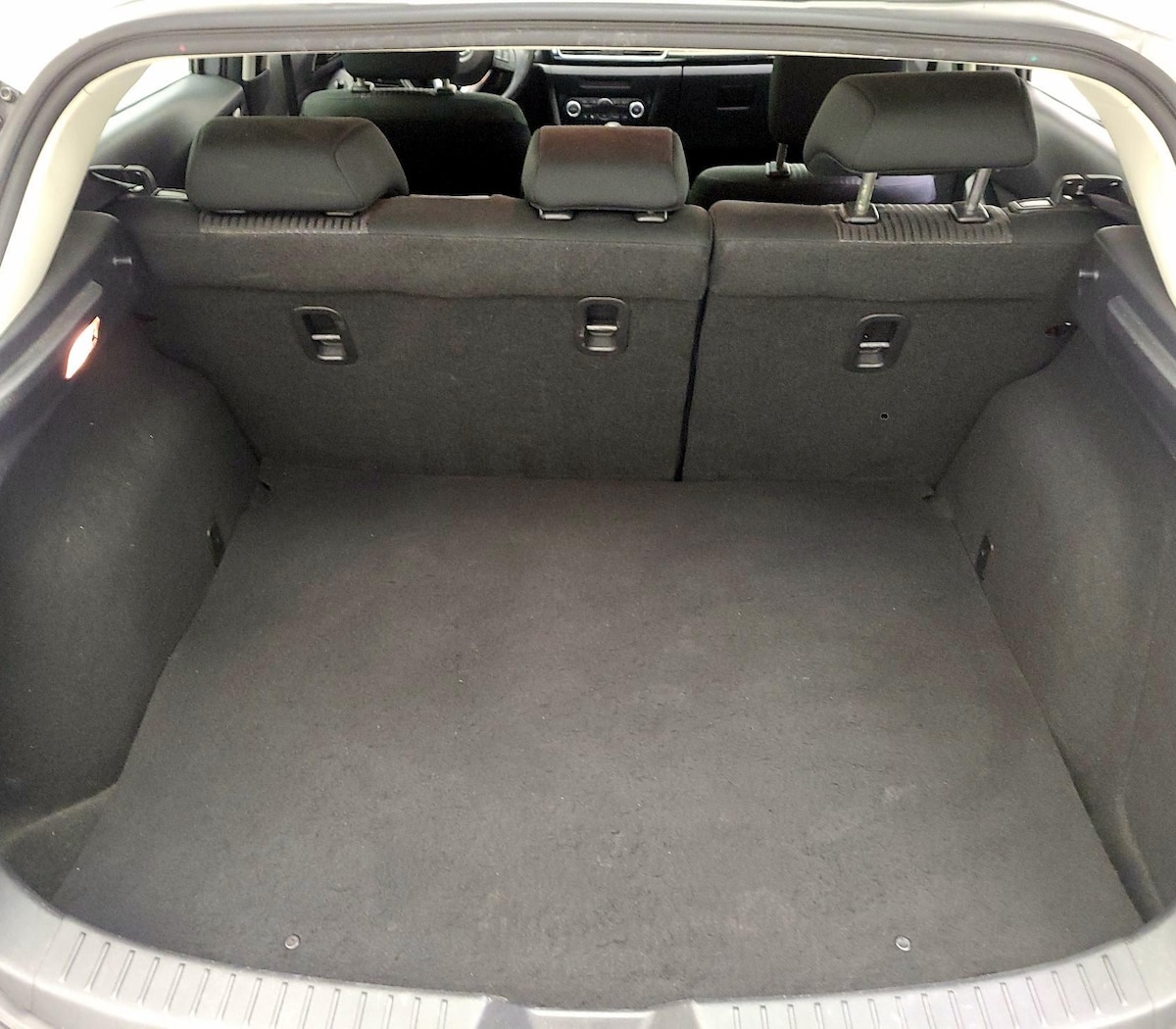 Trunk/Cargo (Seats Up)