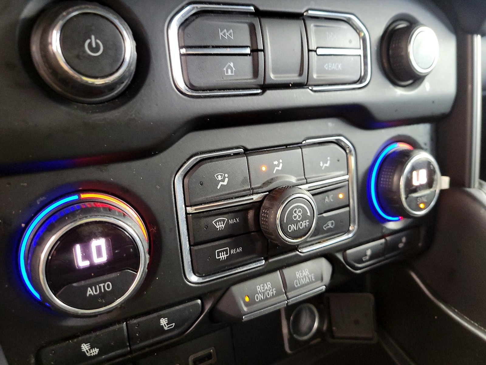 2021 Chevrolet Tahoe LT - Photo 17
