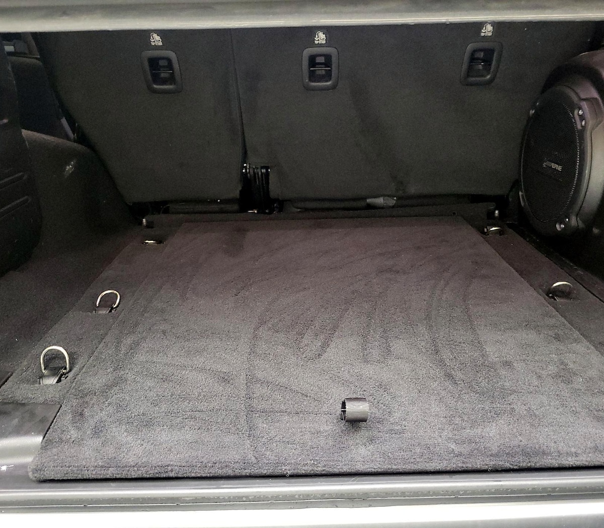 Trunk/Cargo (Seats Up)