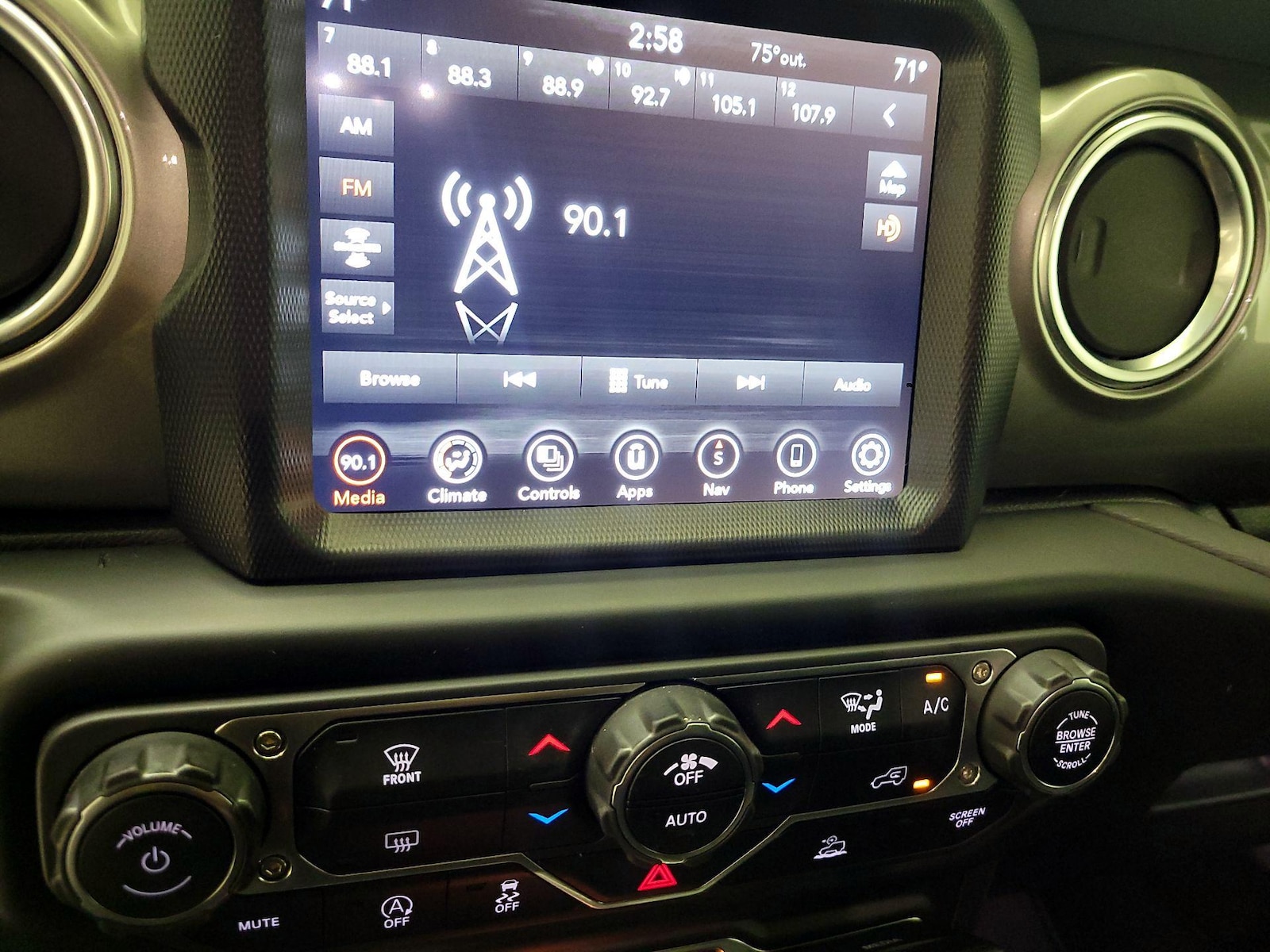2021 Jeep Wrangler Unlimited Sahara - Photo 17