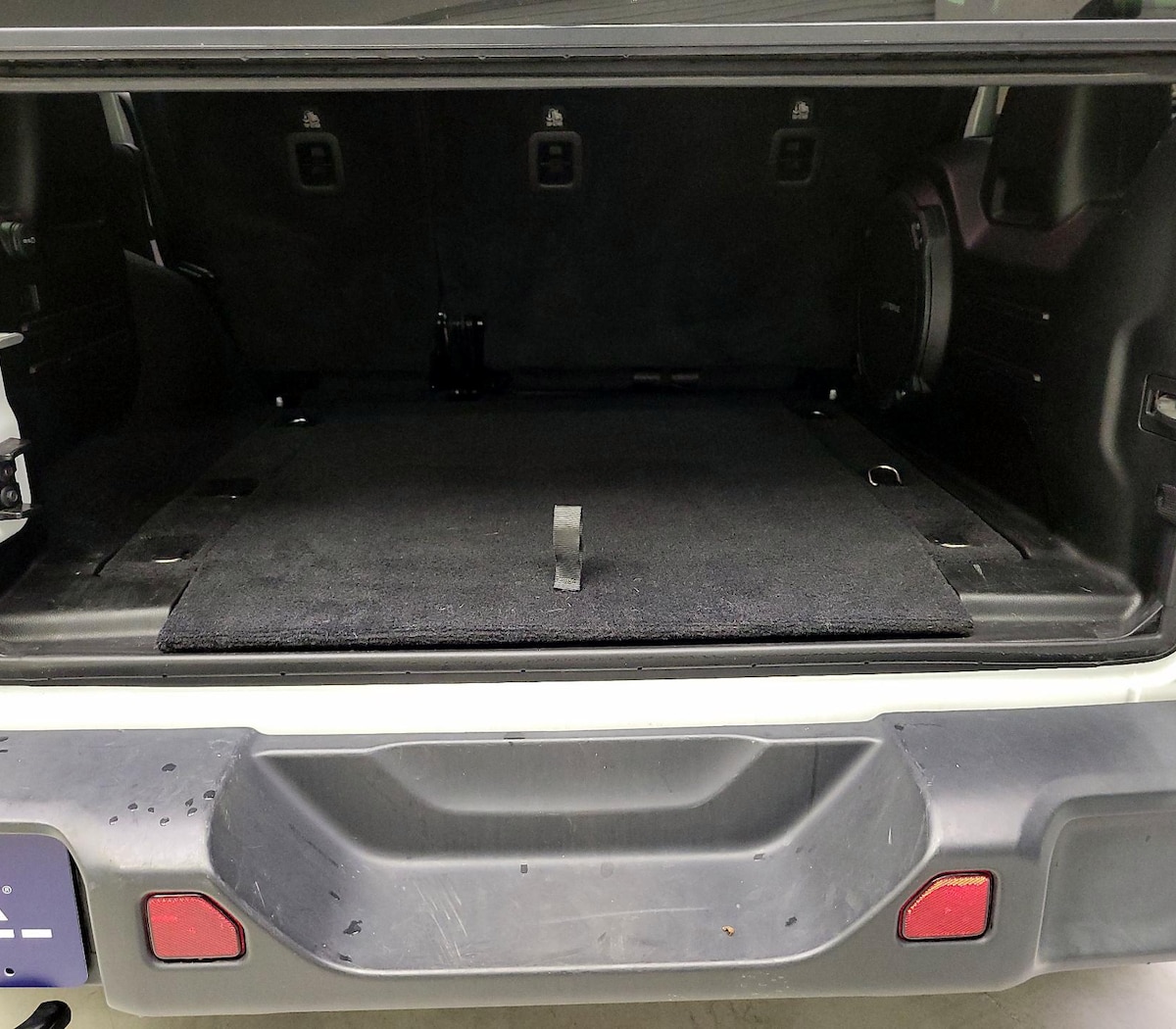 Trunk/Cargo (Seats Up)