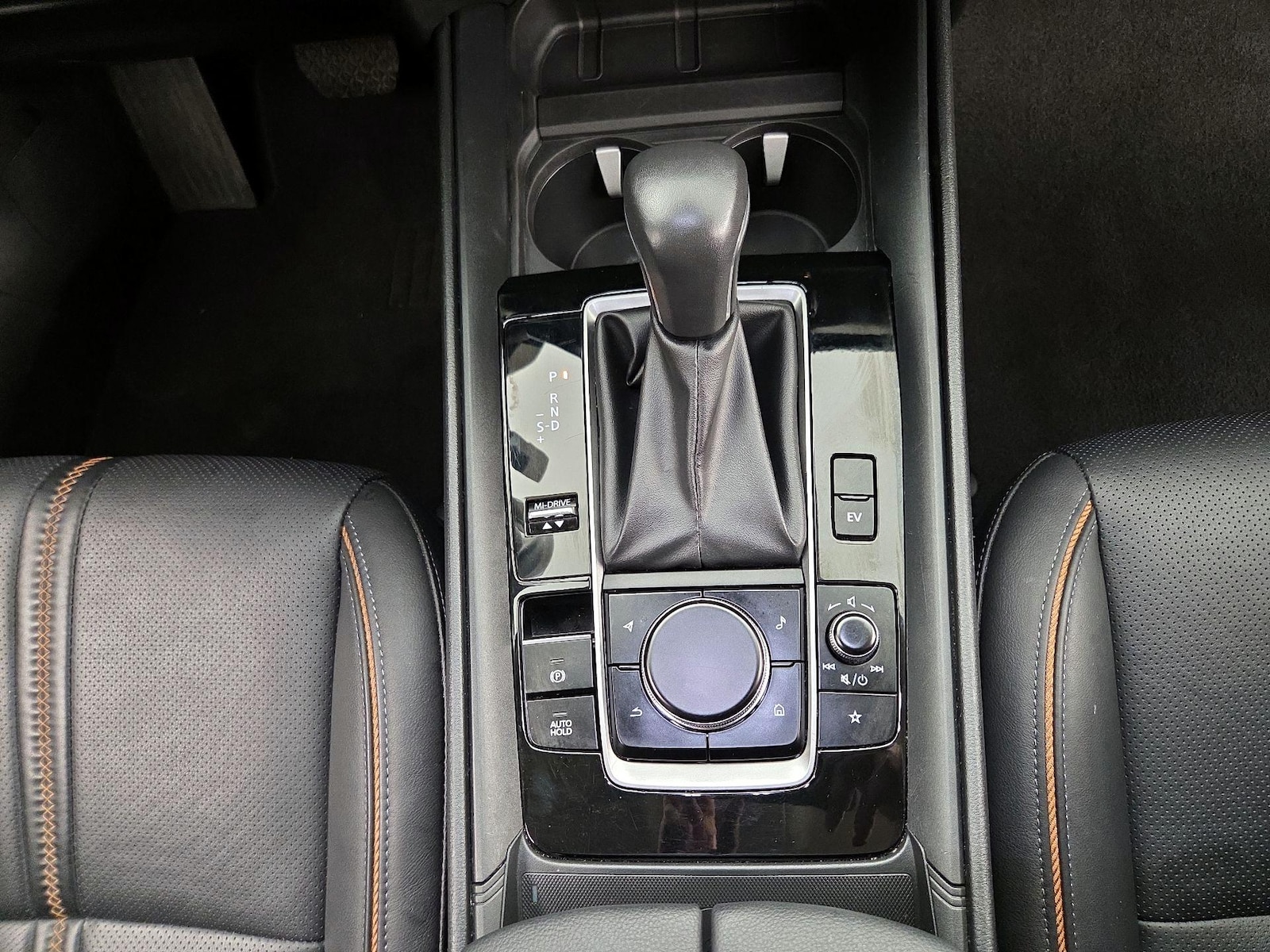 2025 Mazda CX-50 Premium - Photo 18