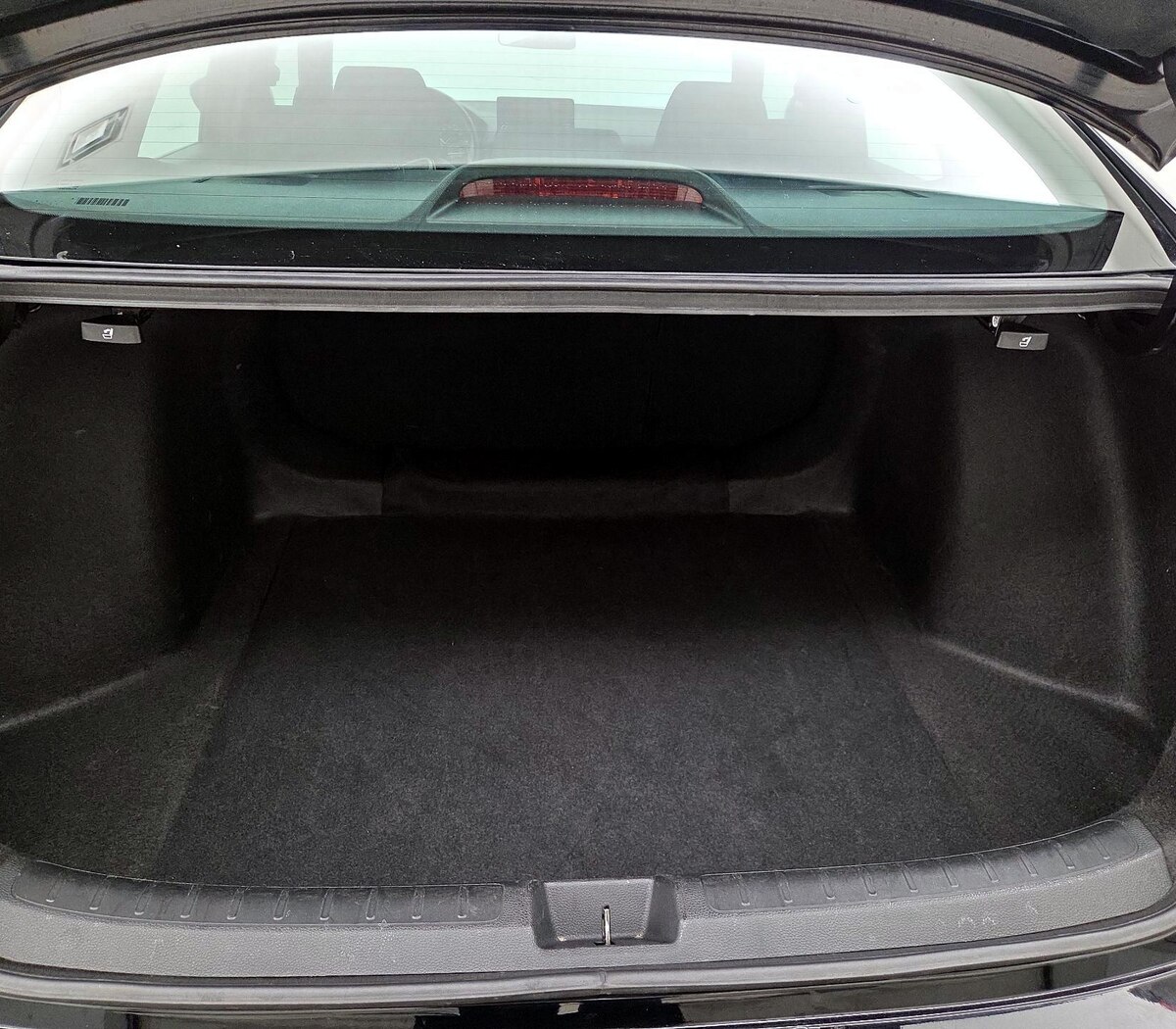 Trunk/Cargo (Seats Up)