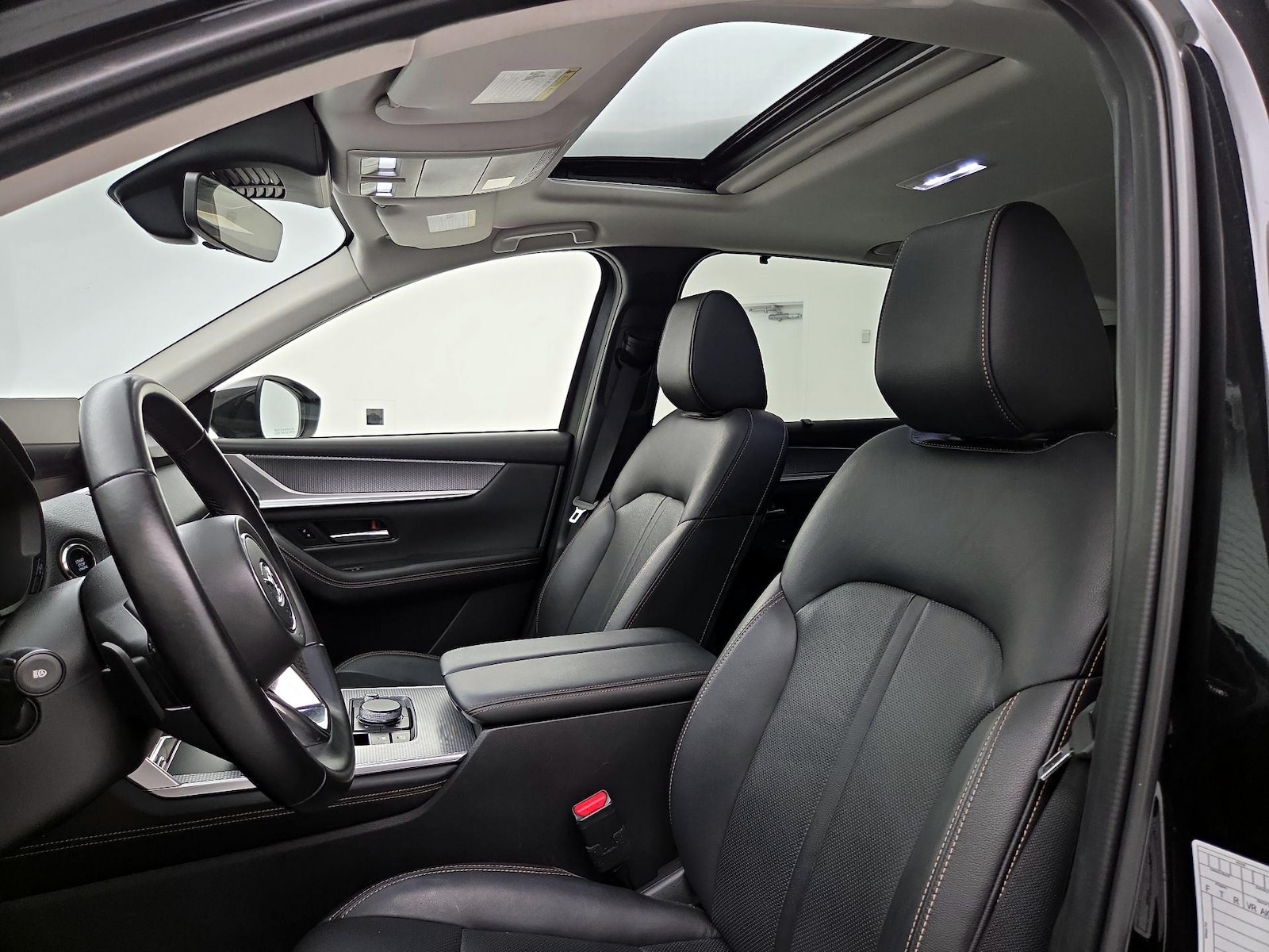 Sunroof(s) & Overhead Airbags