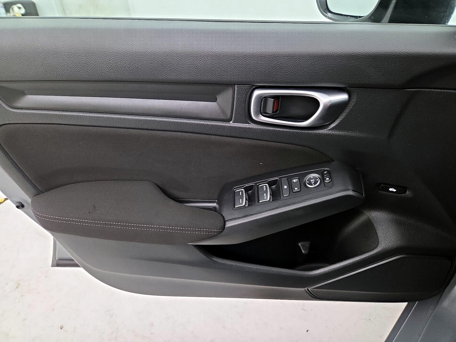 2025 Honda Civic Sport - Photo 13