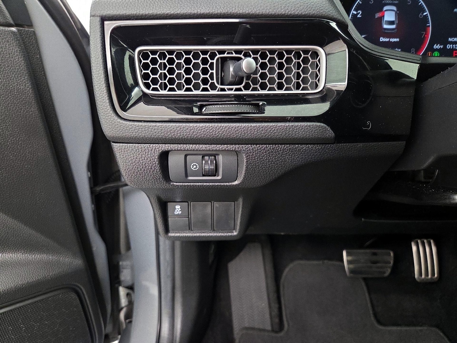 2025 Honda Civic Sport - Photo 14