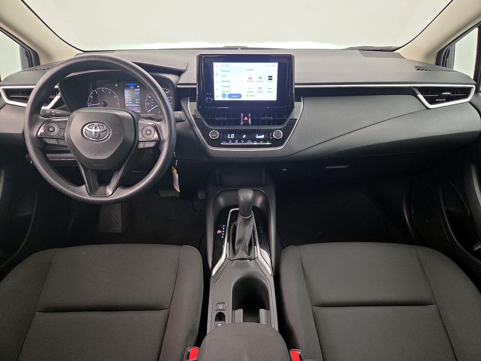2025 Toyota Corolla LE - Photo 10