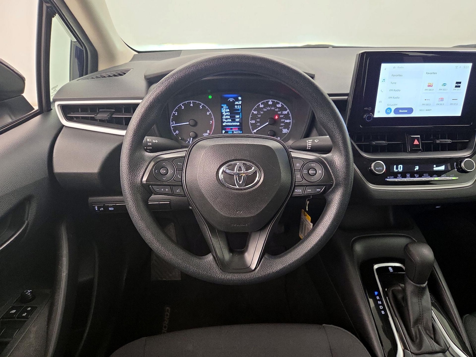 2025 Toyota Corolla LE - Photo 11