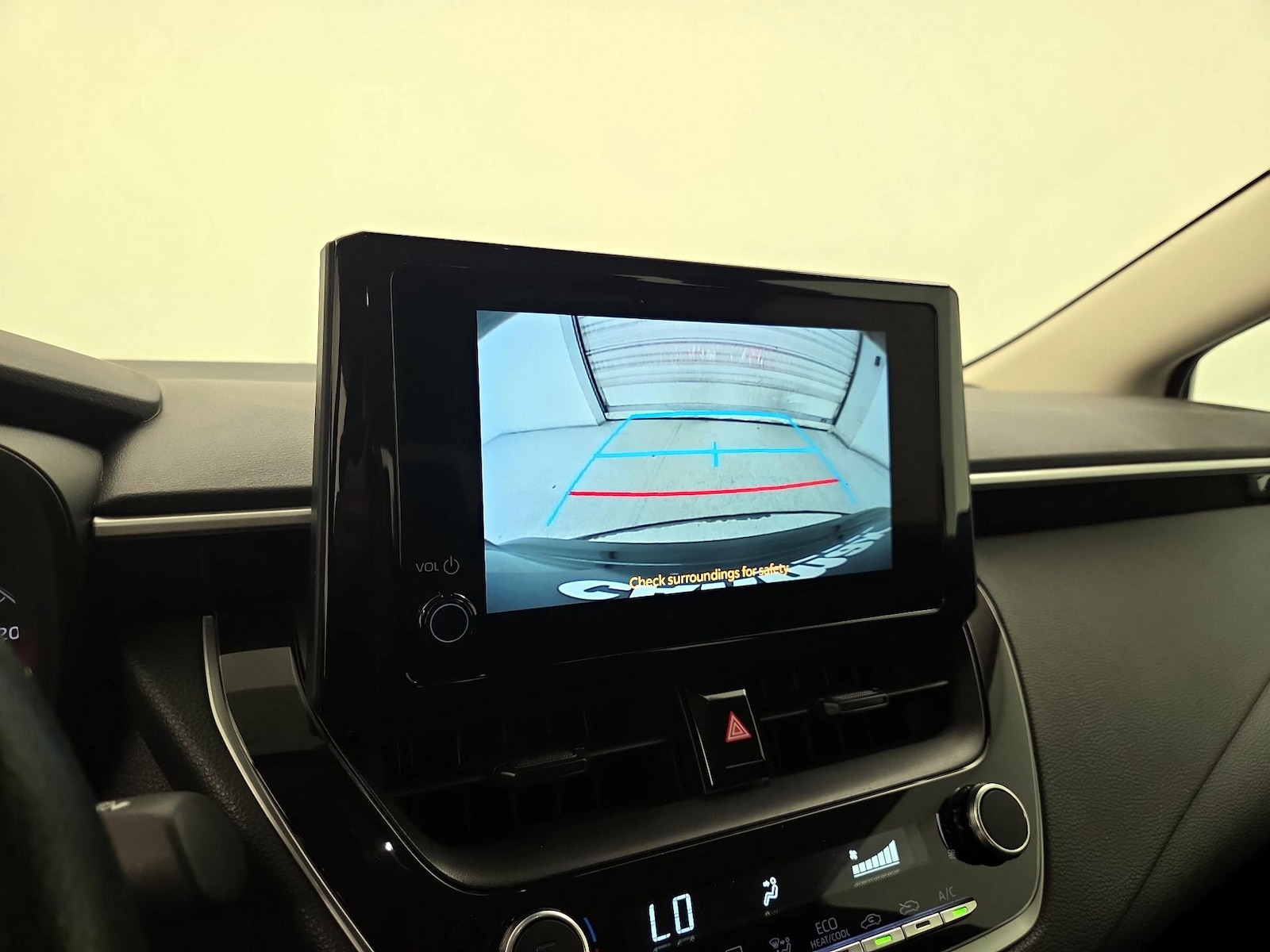 2025 Toyota Corolla LE - Photo 15