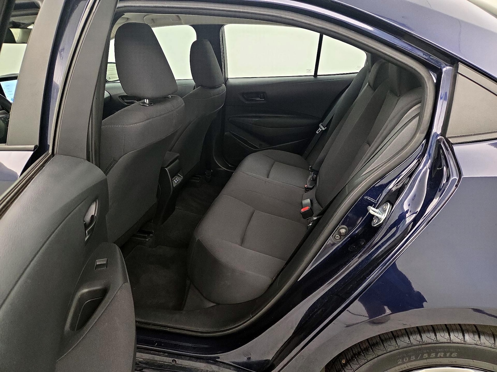 2025 Toyota Corolla LE - Photo 20