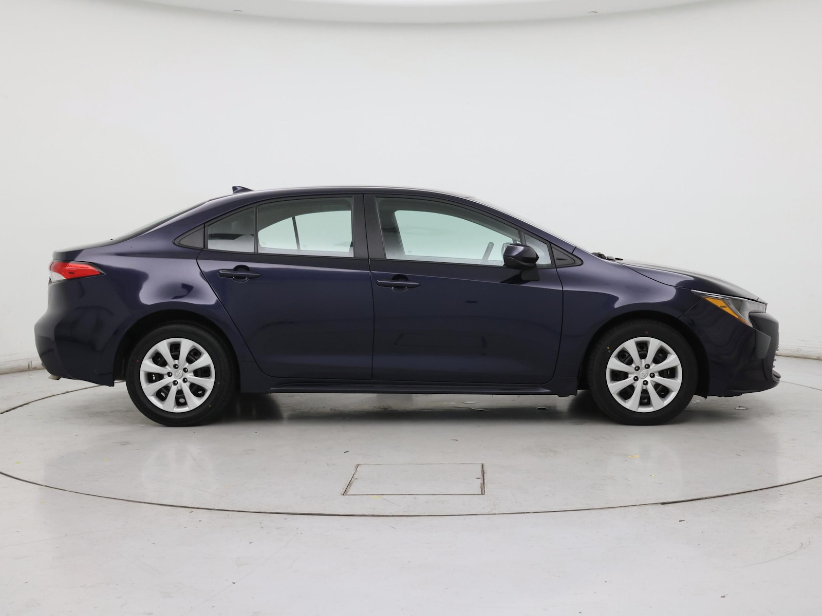 2025 Toyota Corolla LE - Photo 8