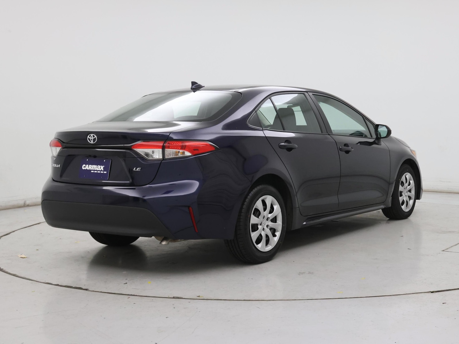 2025 Toyota Corolla LE - Photo 9
