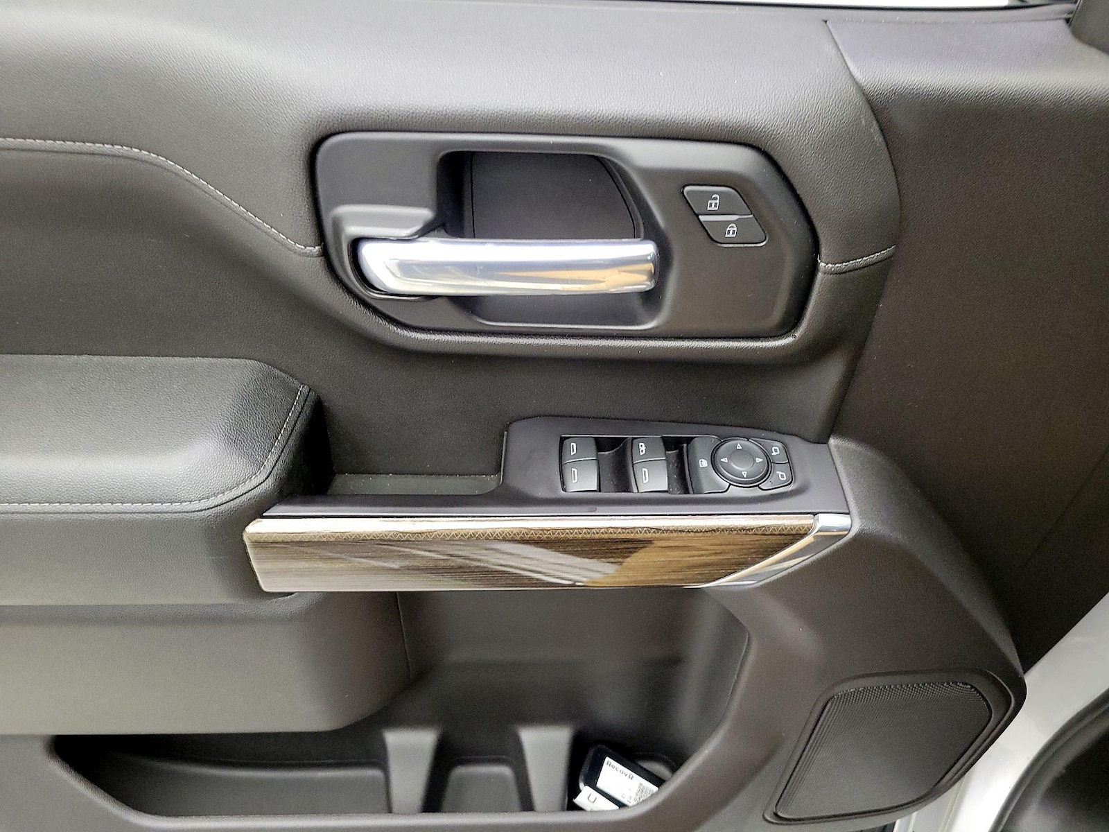 2020 Chevrolet Silverado 1500 LT - Photo 13