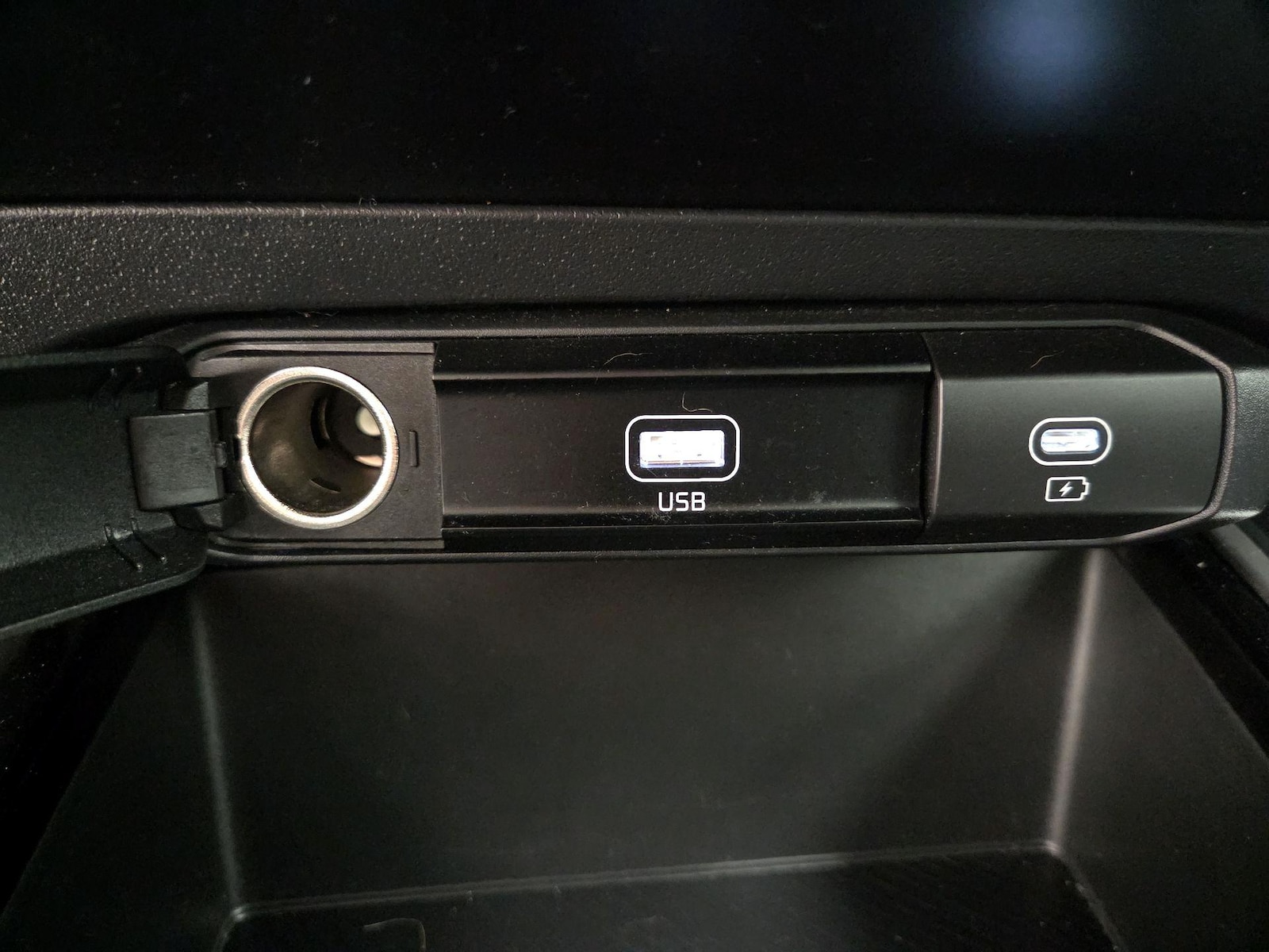 2025 Kia Niro LX - Photo 19
