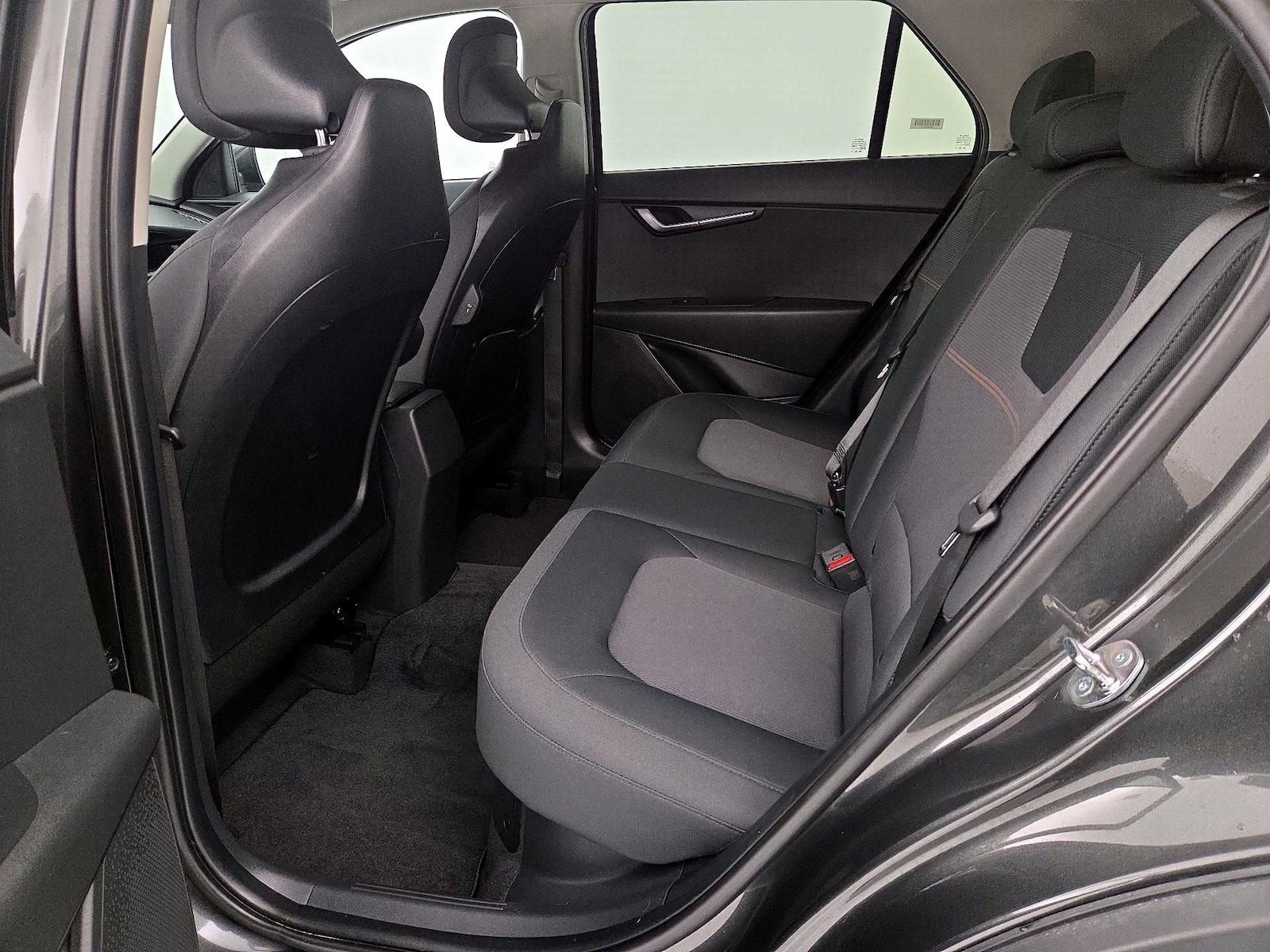 2025 Kia Niro LX - Photo 20
