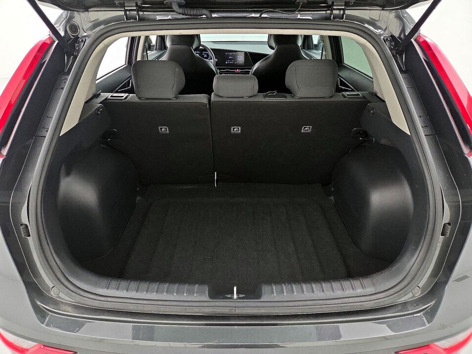 2025 Kia Niro LX - Photo 21