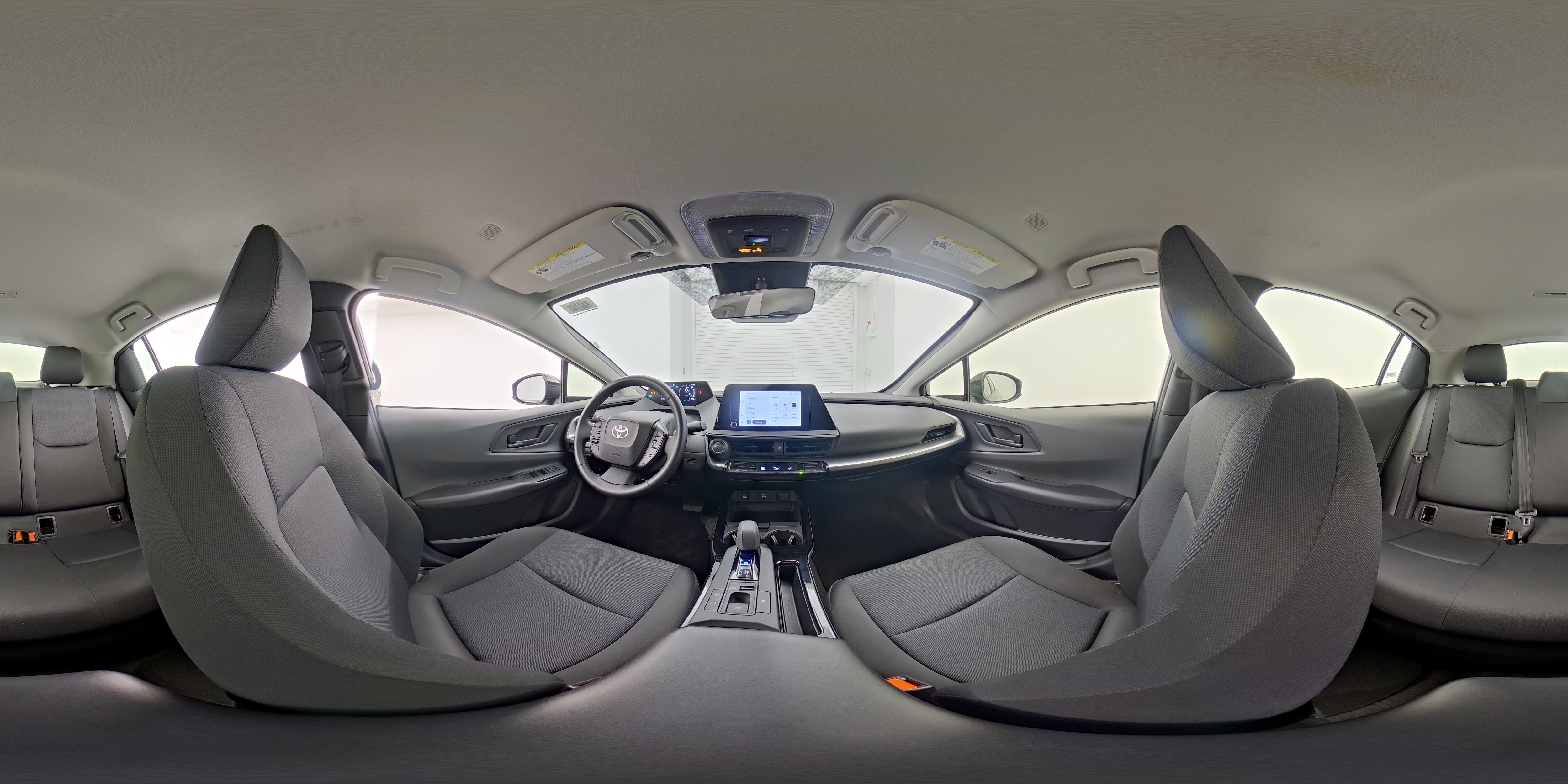 2025 Toyota Prius LE - Photo 24