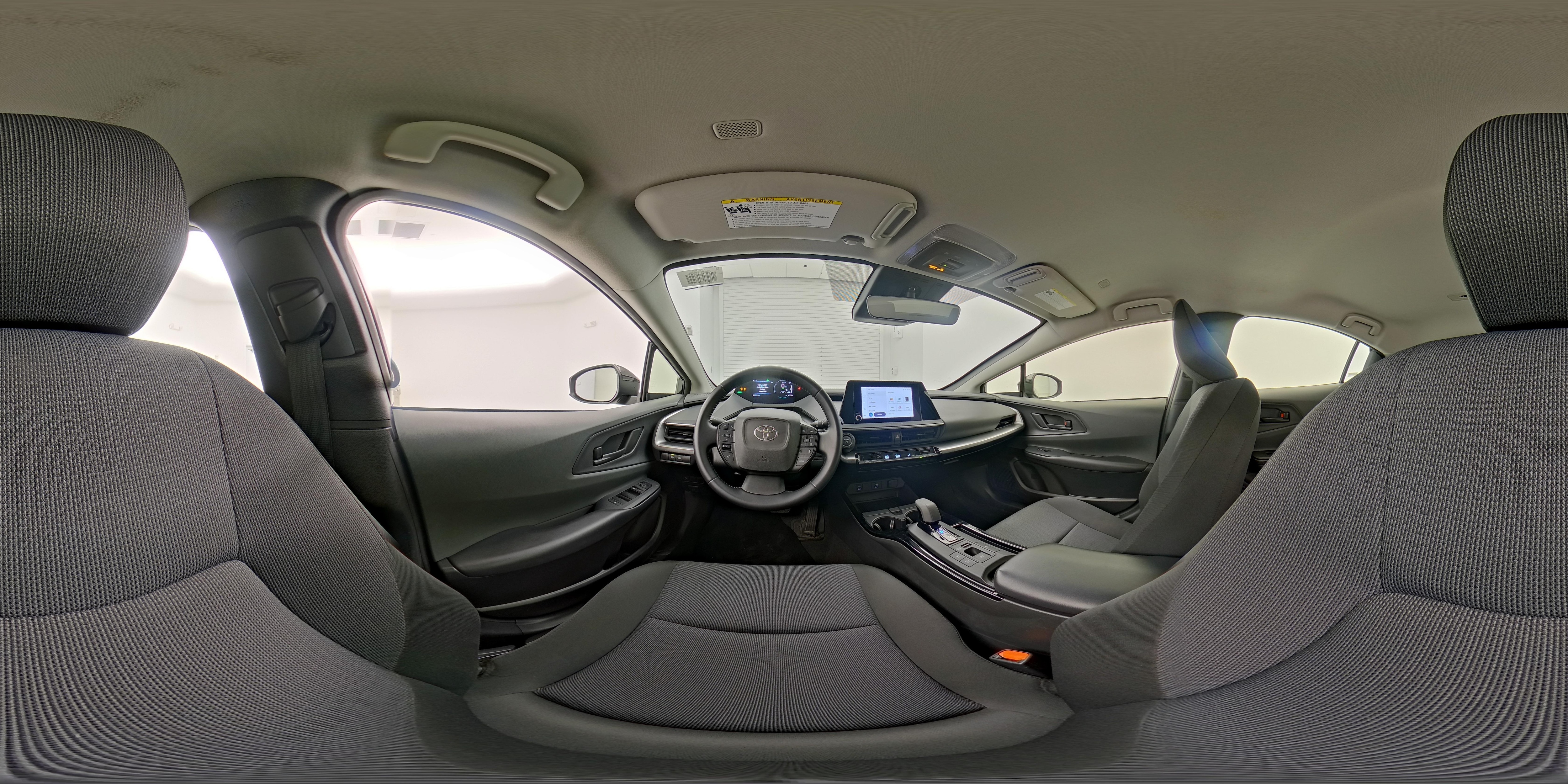 2025 Toyota Prius LE - Photo 26