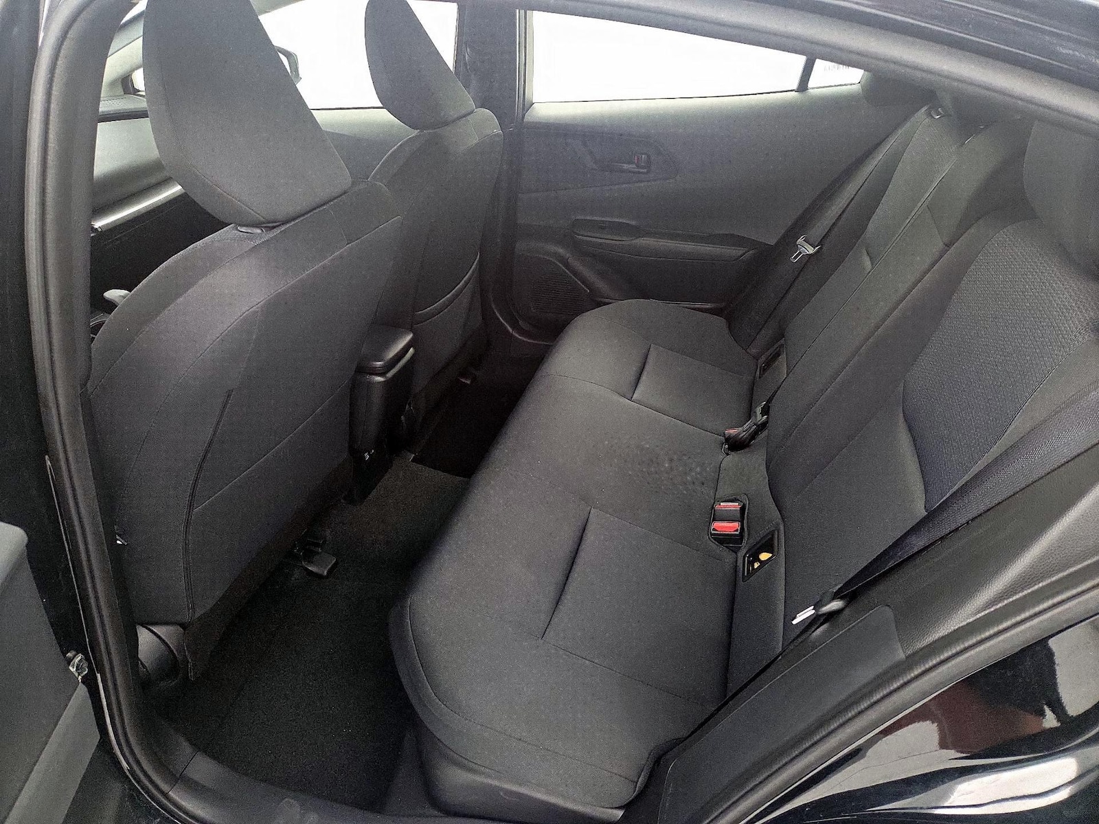 2025 Toyota Prius LE - Photo 20