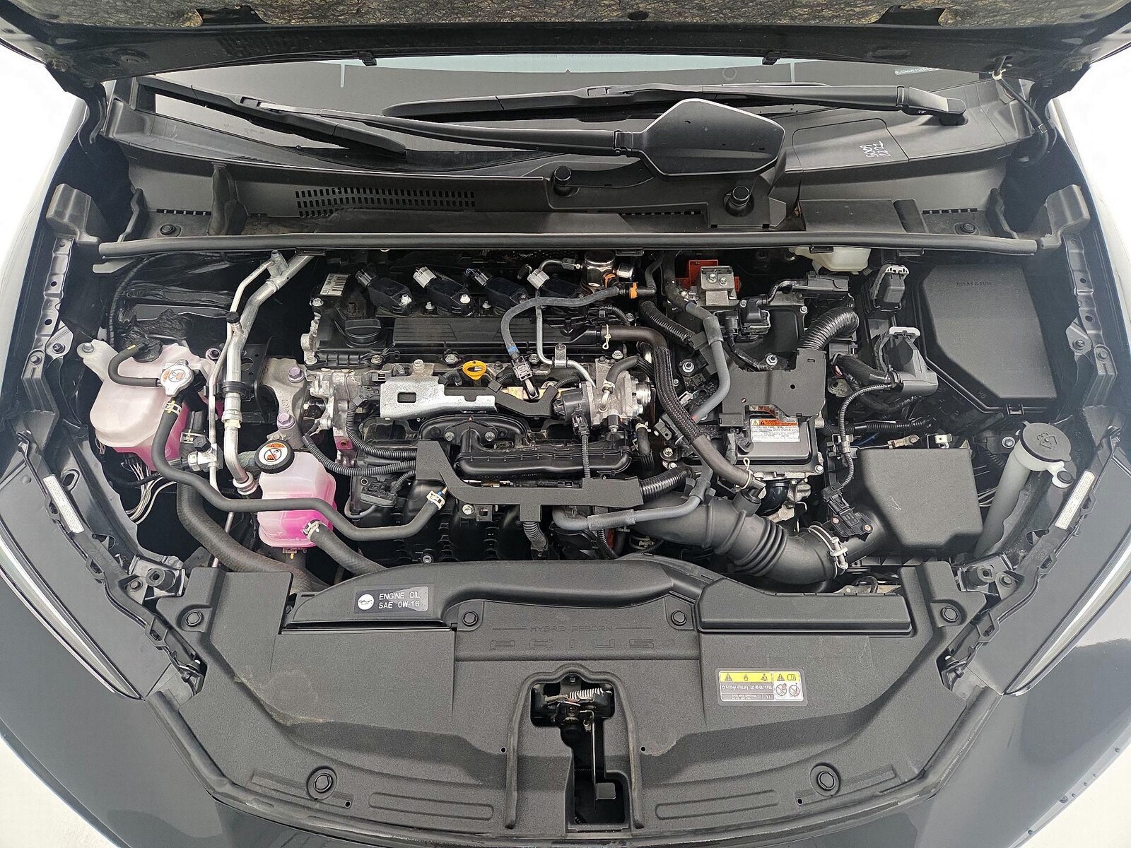 2025 Toyota Prius LE - Photo 22
