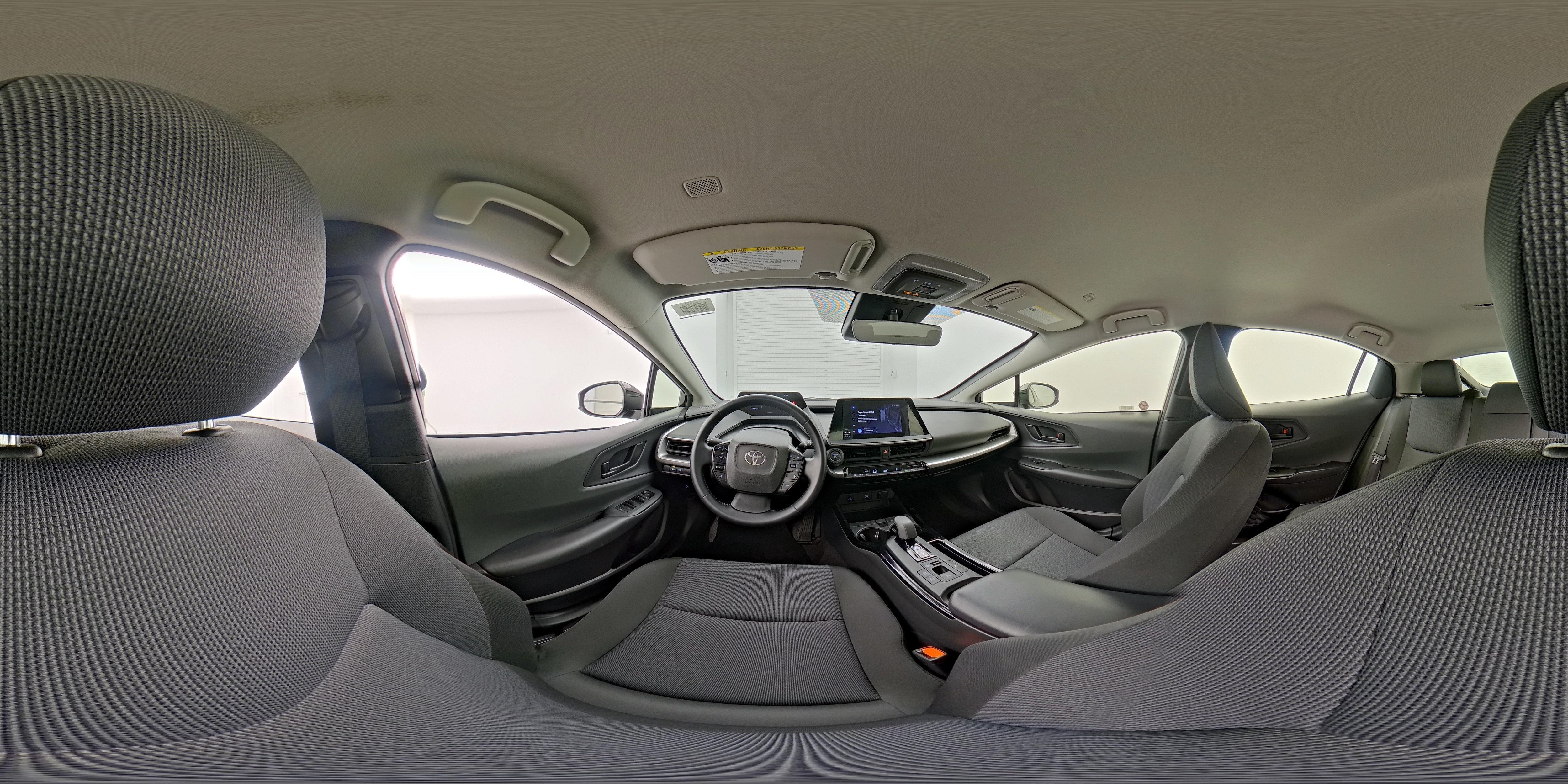 2025 Toyota Prius LE - Photo 26