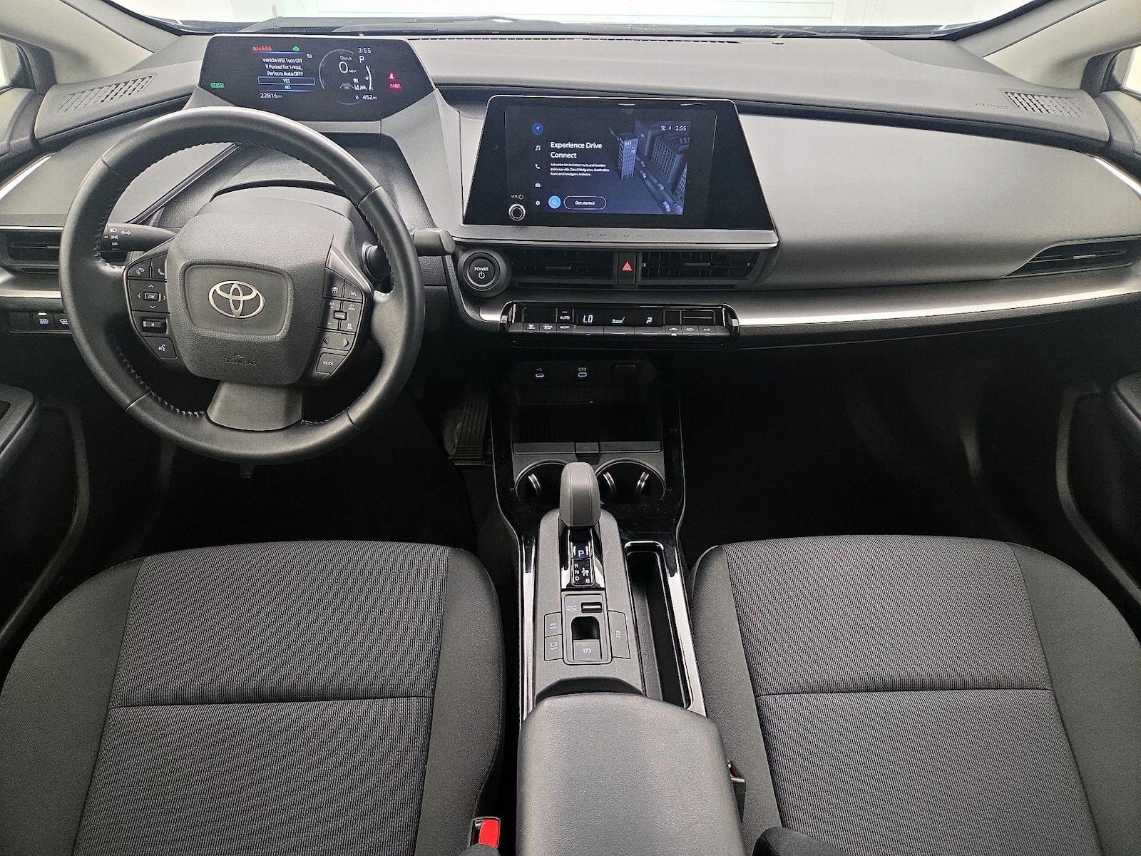 2025 Toyota Prius LE - Photo 10