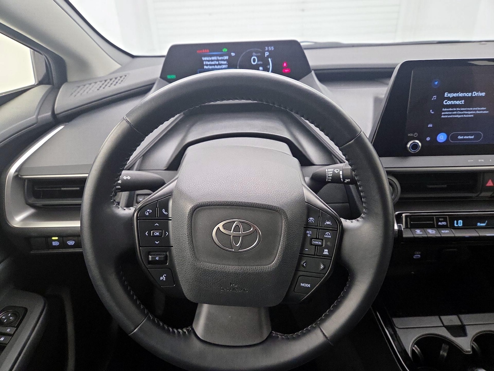 2025 Toyota Prius LE - Photo 11