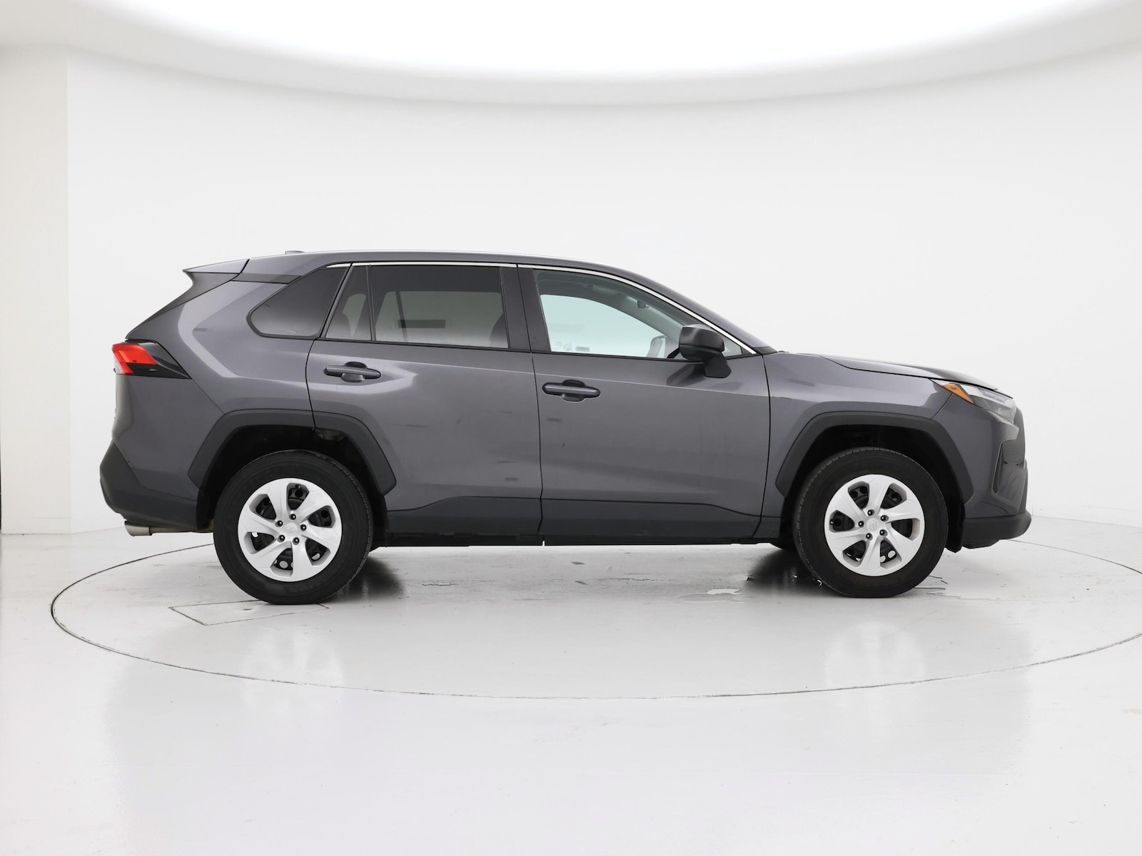 2025 Toyota RAV4 LE - Photo 8