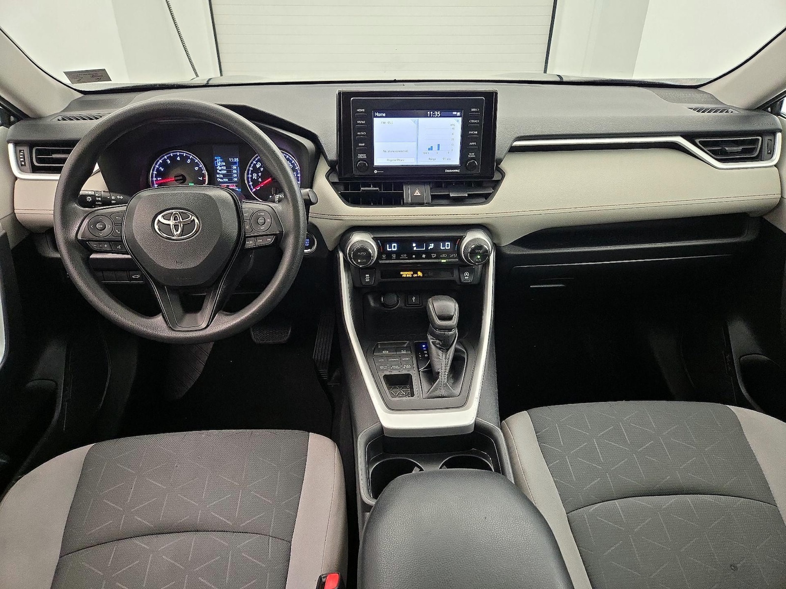 2021 Toyota RAV4 XLE - Photo 10