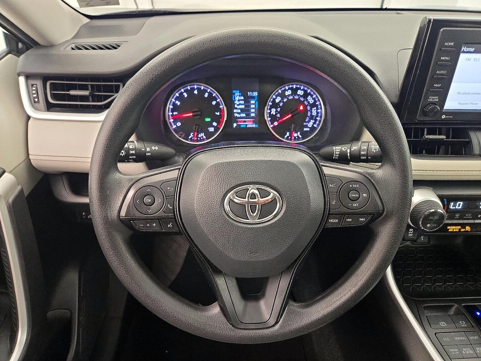 2021 Toyota RAV4 XLE - Photo 11