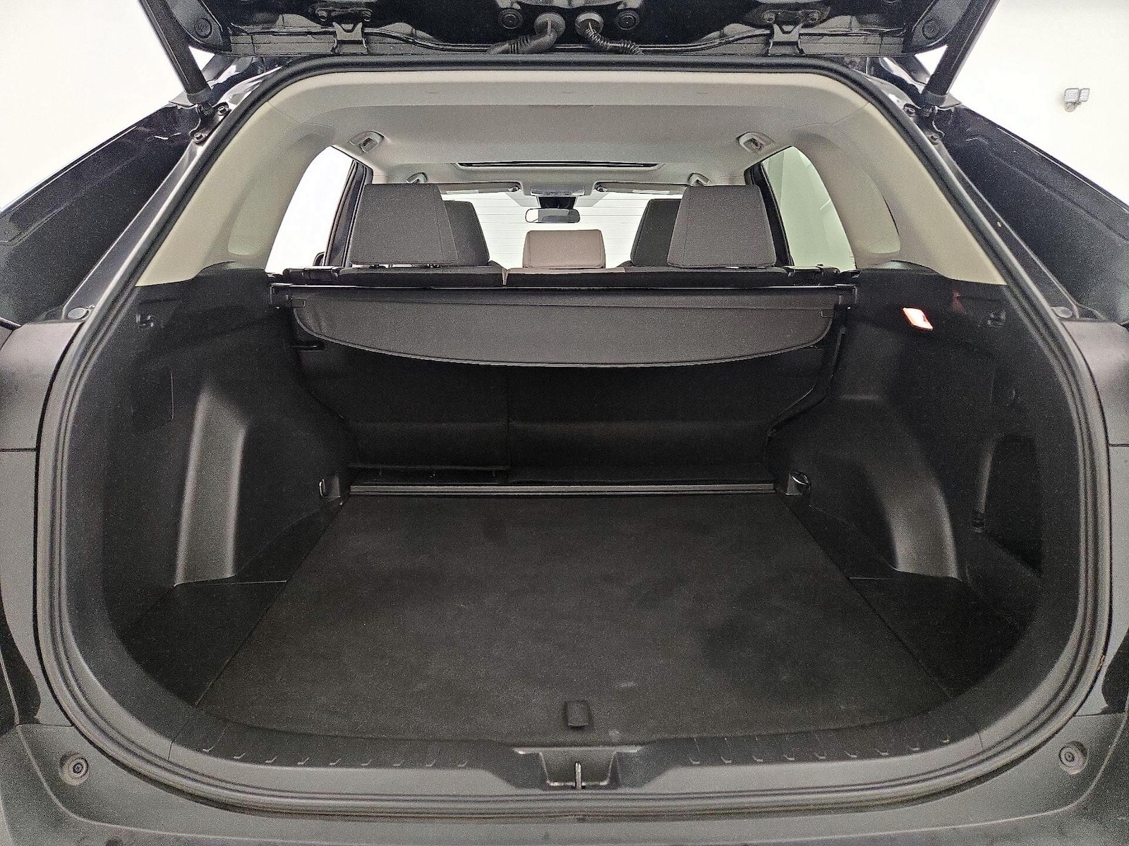 2021 Toyota RAV4 XLE - Photo 22