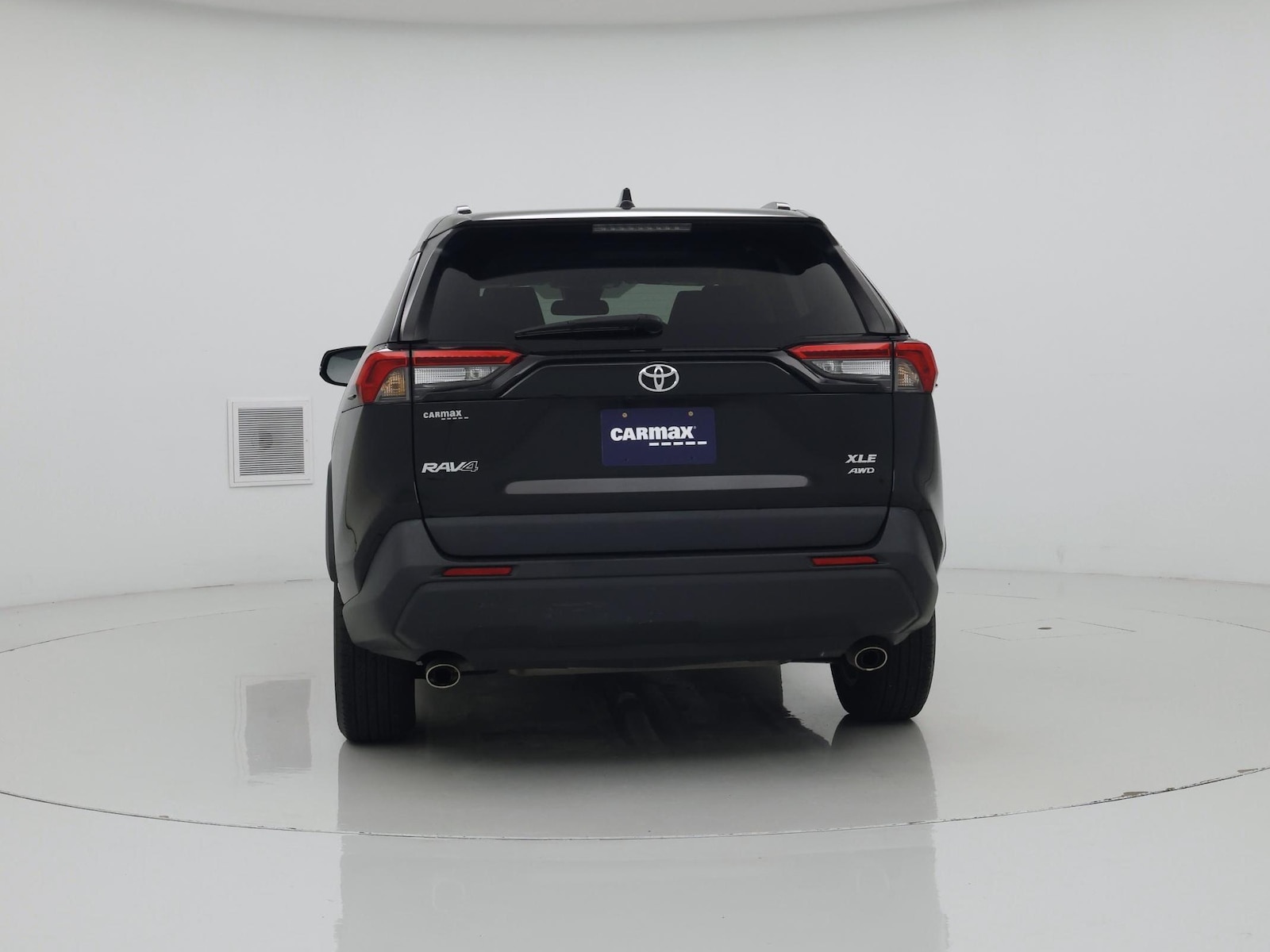 2021 Toyota RAV4 XLE - Photo 7