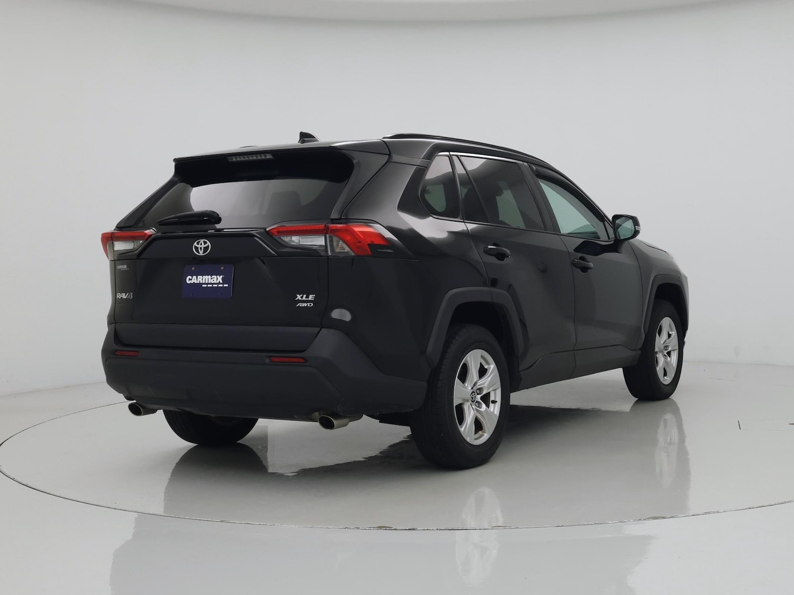 2021 Toyota RAV4 XLE - Photo 9