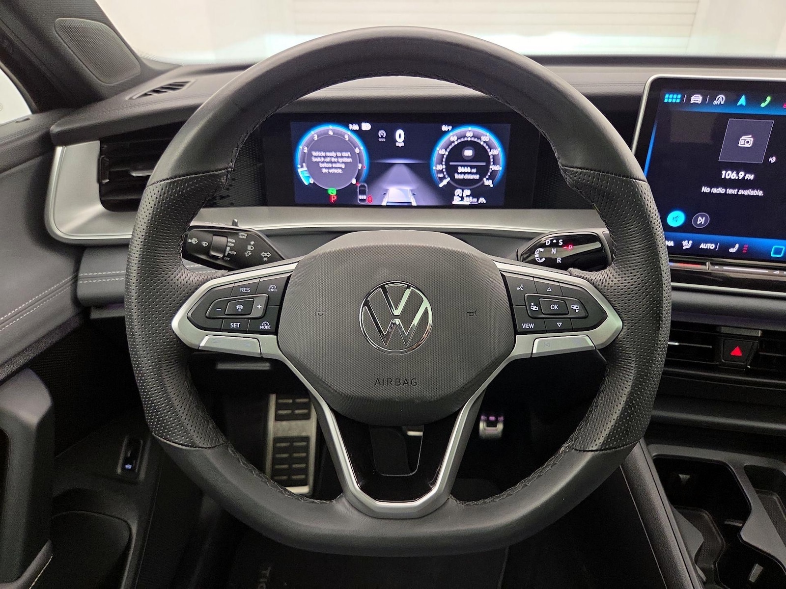 2025 Volkswagen Tiguan SE R-LINE BLACK - Photo 11