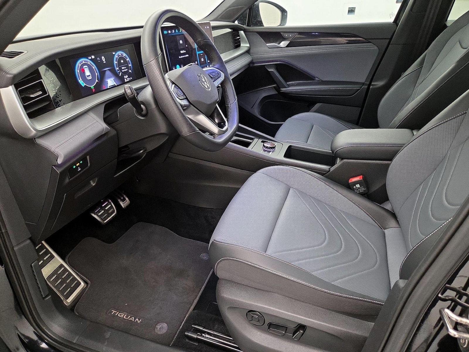 2025 Volkswagen Tiguan SE R-LINE BLACK - Photo 12