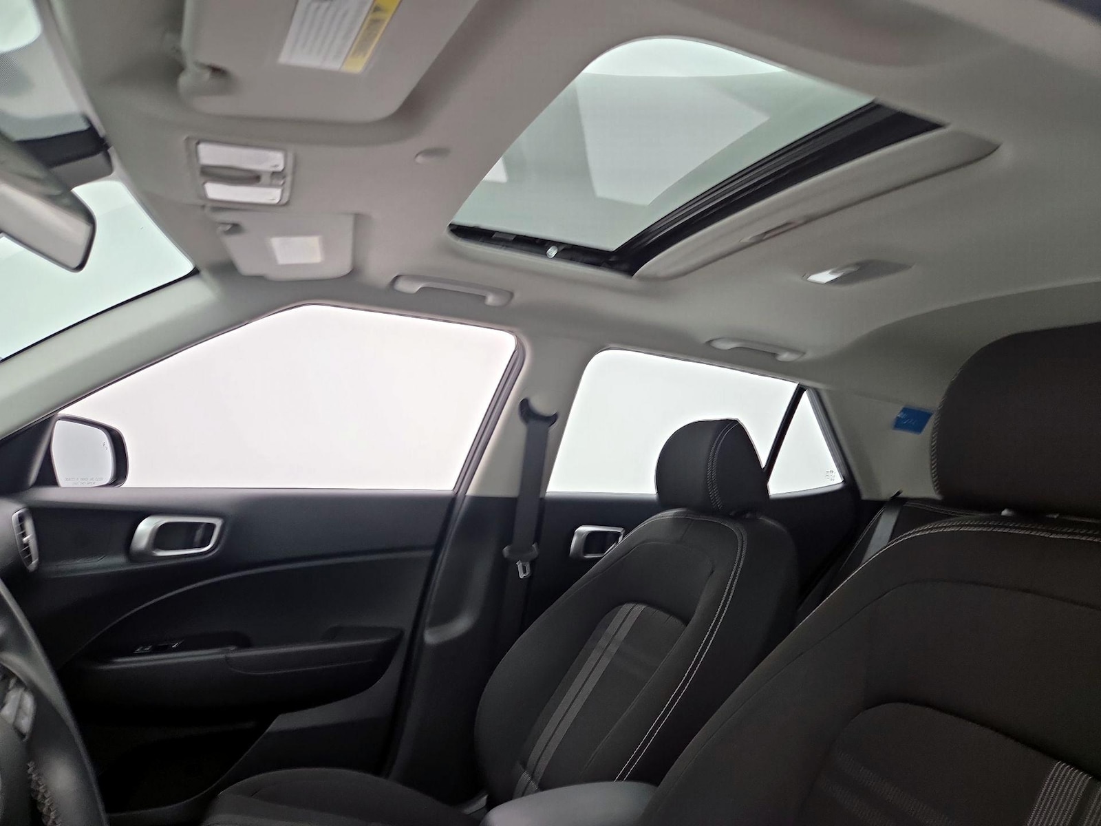Sunroof(s) & Overhead Airbags