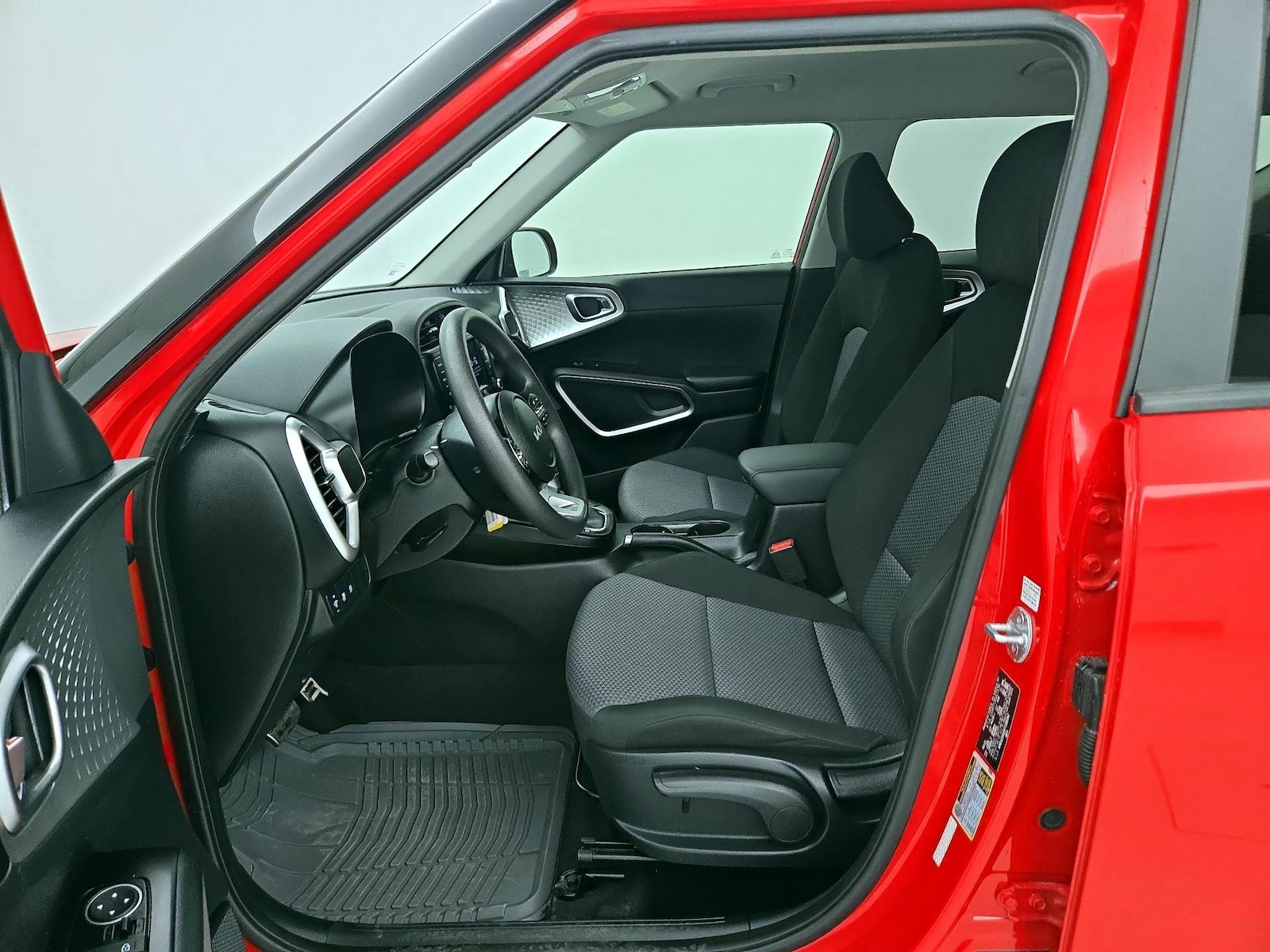 2023 Kia Soul LX - Photo 12