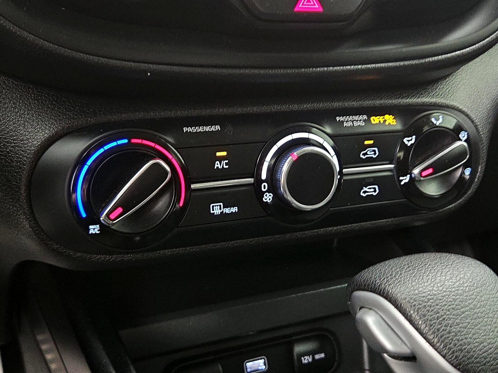 2023 Kia Soul LX - Photo 17