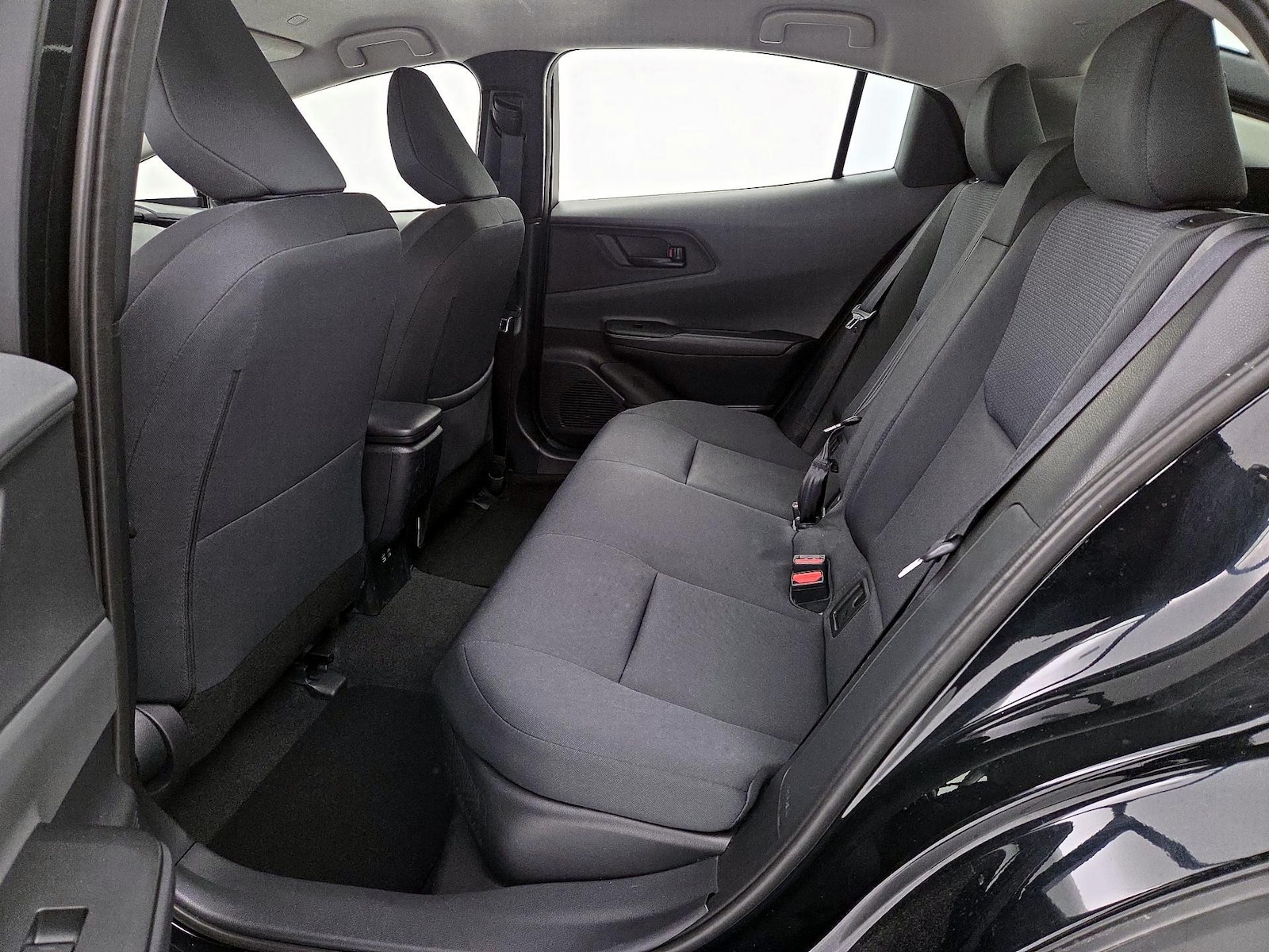 2025 Toyota Prius LE - Photo 20