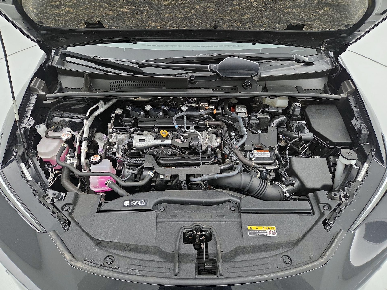2025 Toyota Prius LE - Photo 22