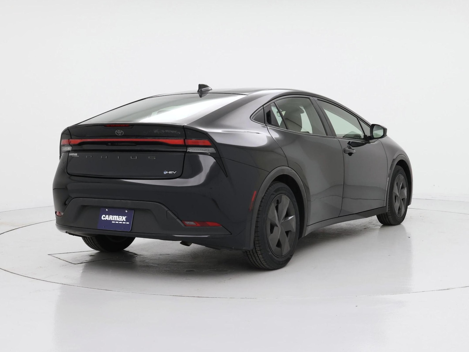 2025 Toyota Prius LE - Photo 9
