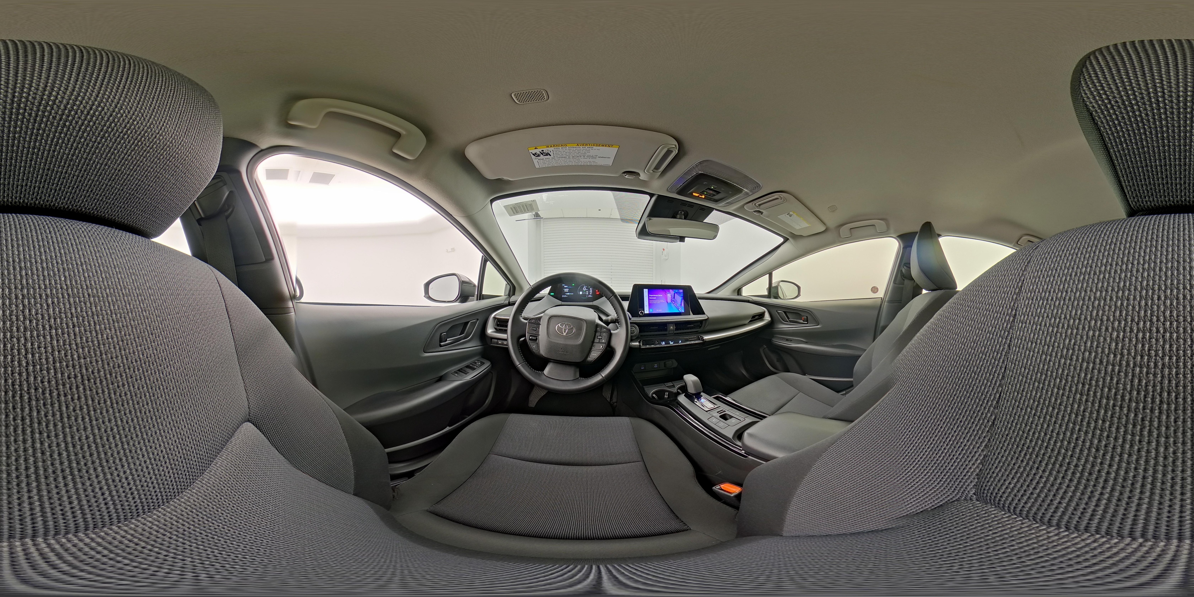 2025 Toyota Prius LE - Photo 26