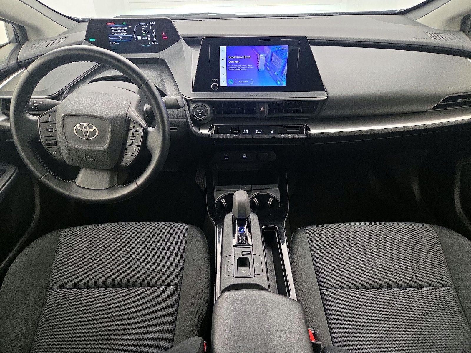 2025 Toyota Prius LE - Photo 10