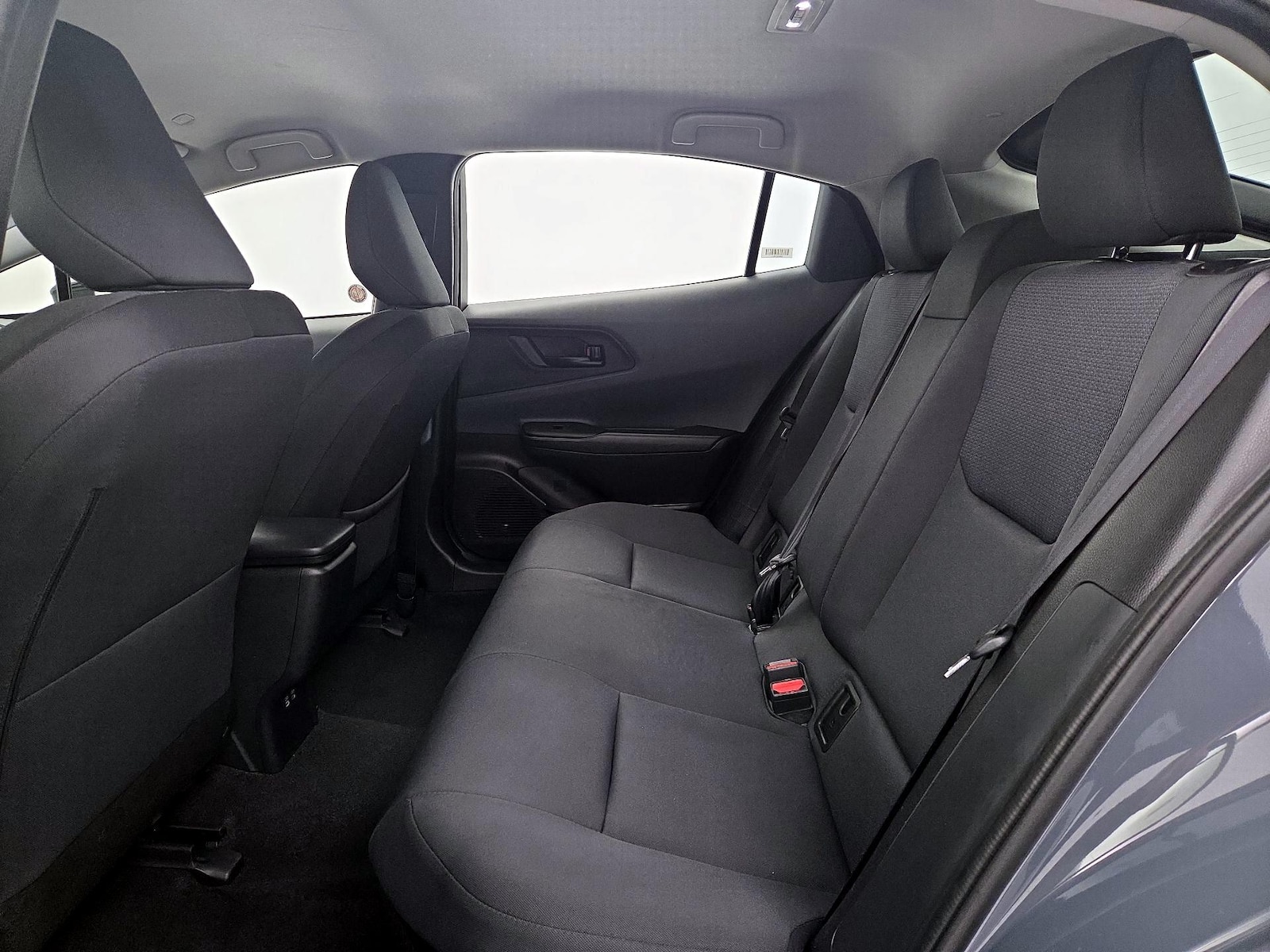 2025 Toyota Prius LE - Photo 20