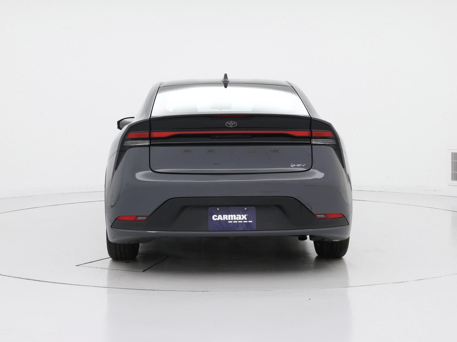 2025 Toyota Prius LE - Photo 7