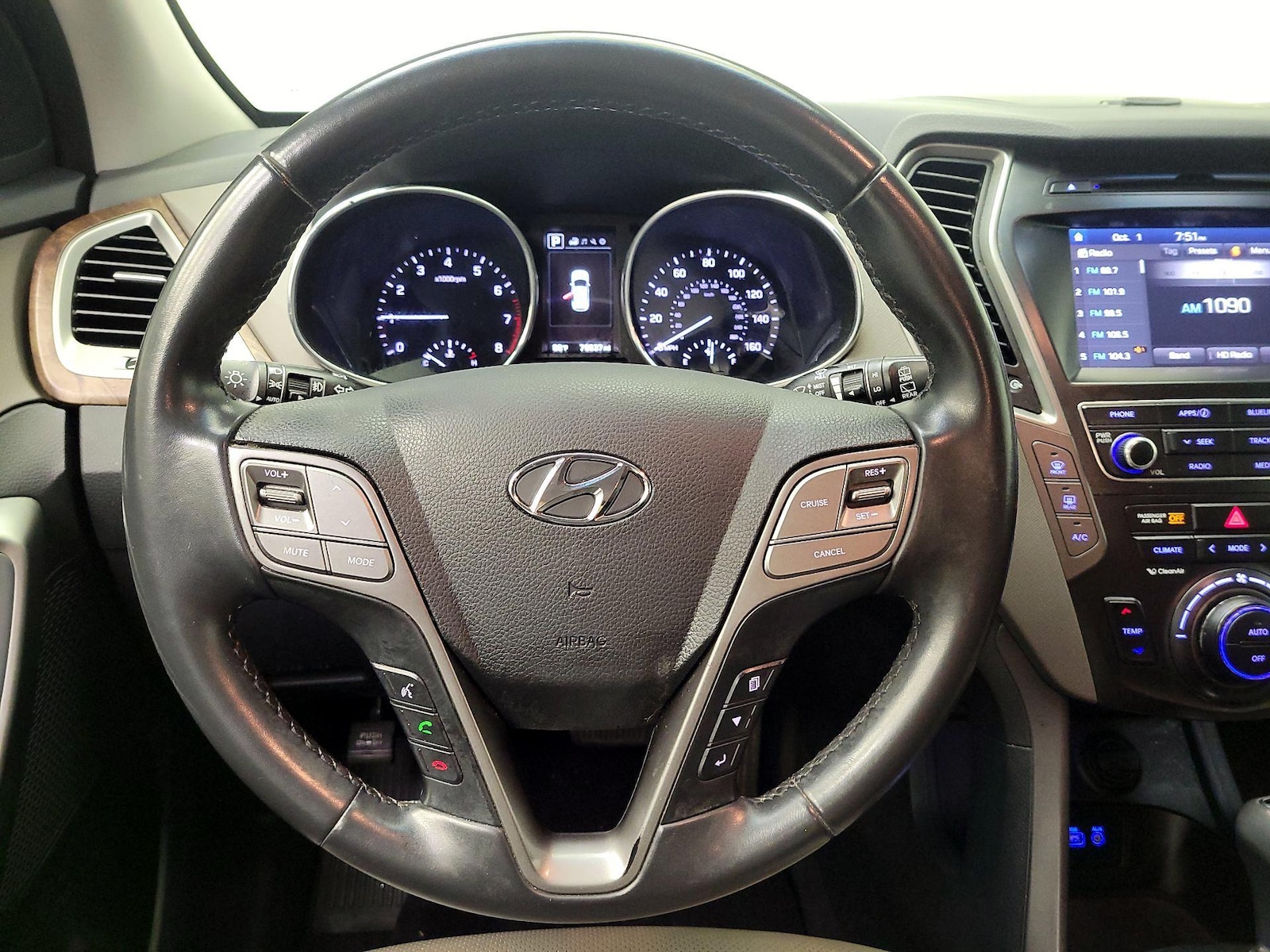 2017 Hyundai Santa Fe SE - Photo 11