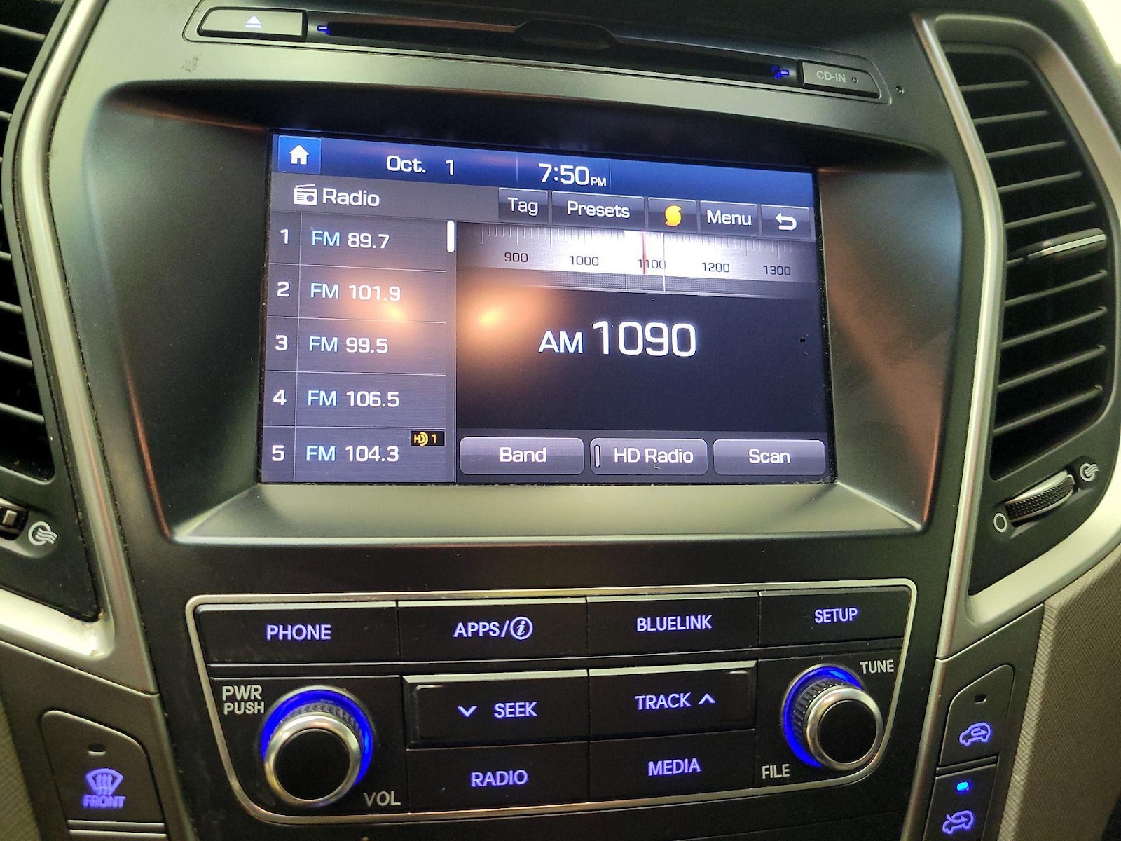 2017 Hyundai Santa Fe SE - Photo 16