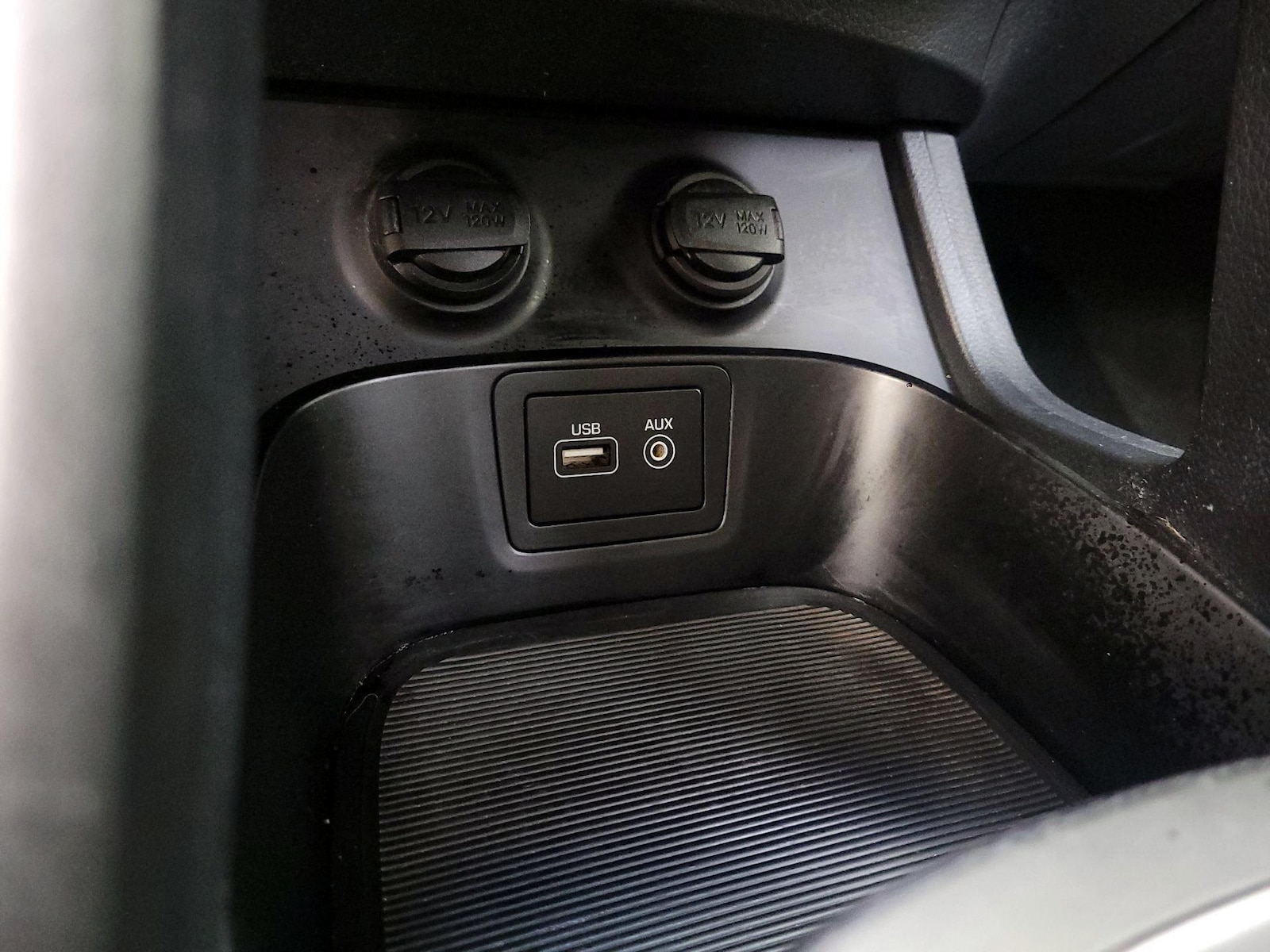 2017 Hyundai Santa Fe SE - Photo 19